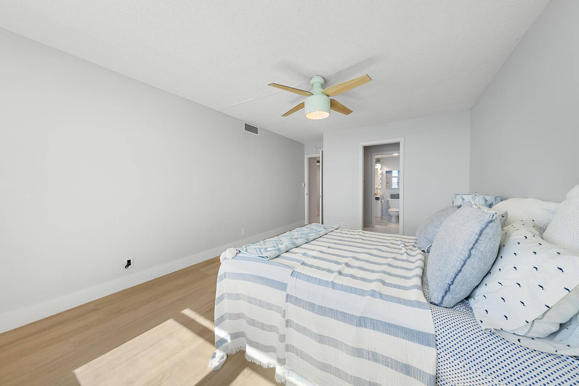 5480 N Ocean Drive, #A5b, Singer Island, FL 33404 5480 N Ocean Dr