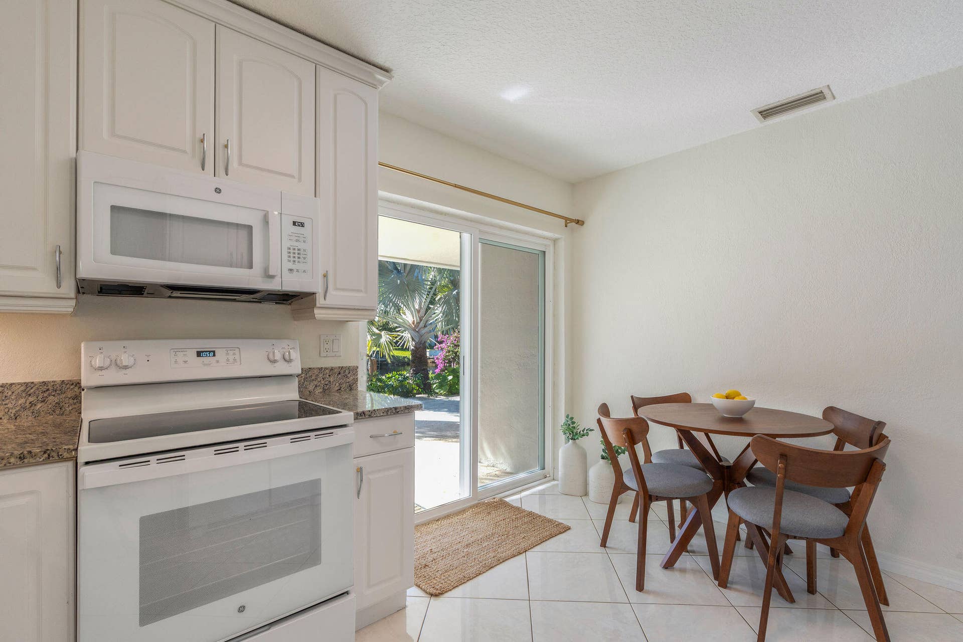 1850 SE 7th Street, #B, Pompano Beach, FL 33060 DSC01458
