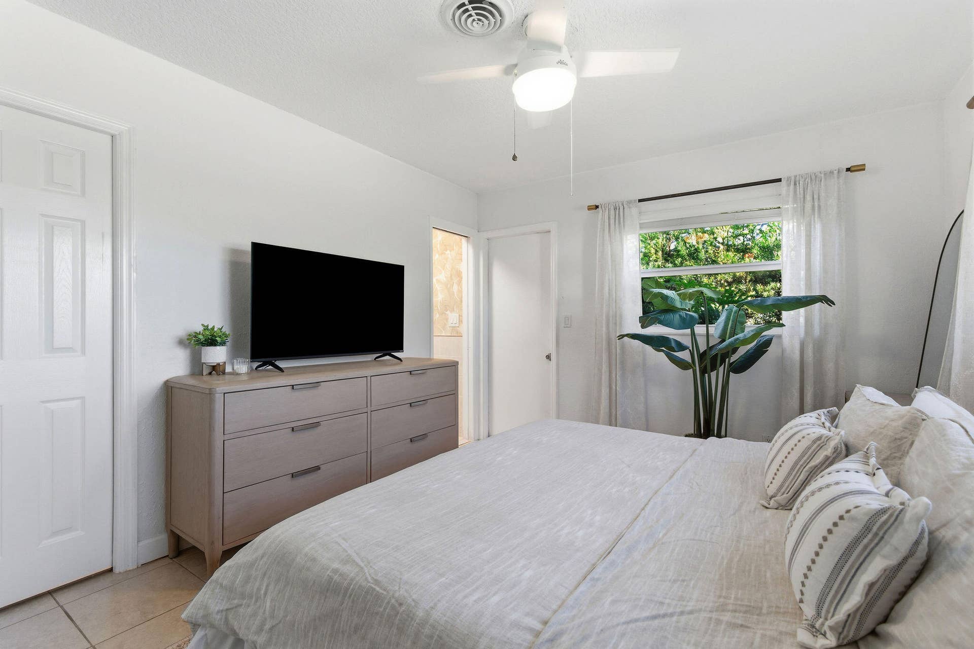 1850 SE 7th Street, #B, Pompano Beach, FL 33060 DSC01482