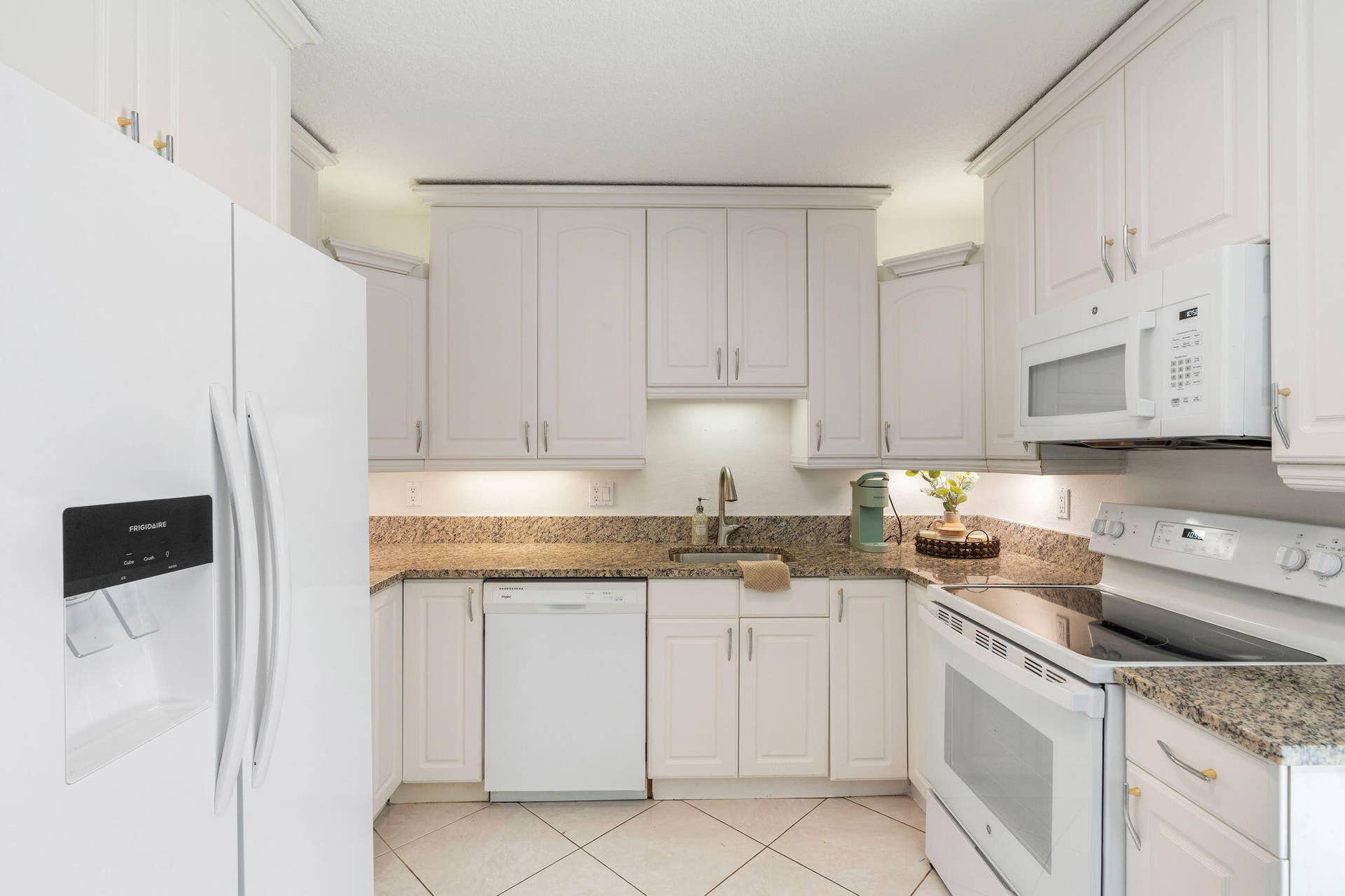 1850 SE 7th Street, #B, Pompano Beach, FL 33060 DSC01451