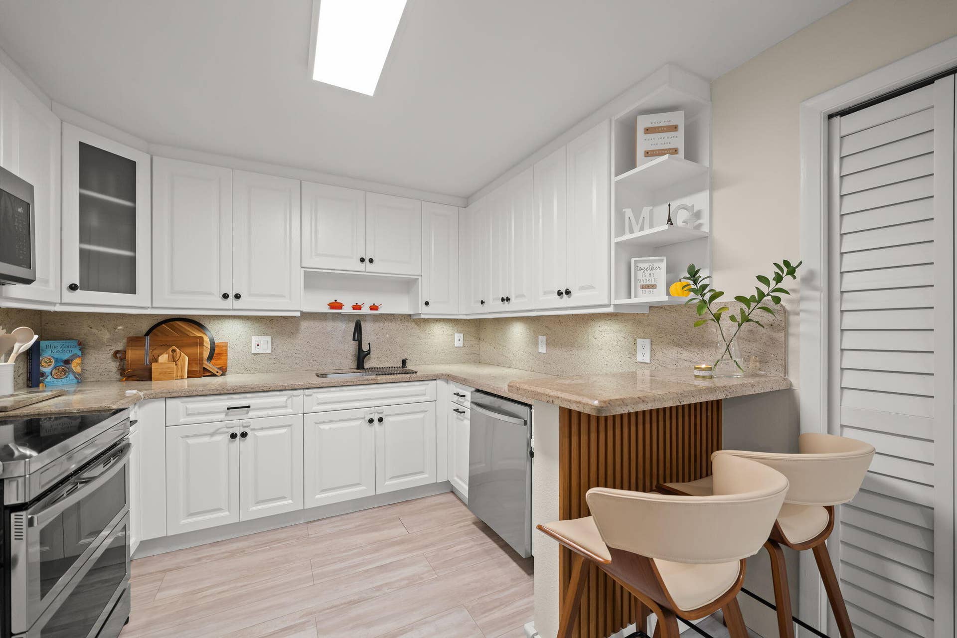 16300 Golf Club Road, Weston, FL 33326 built-in cabinets with optimized storage