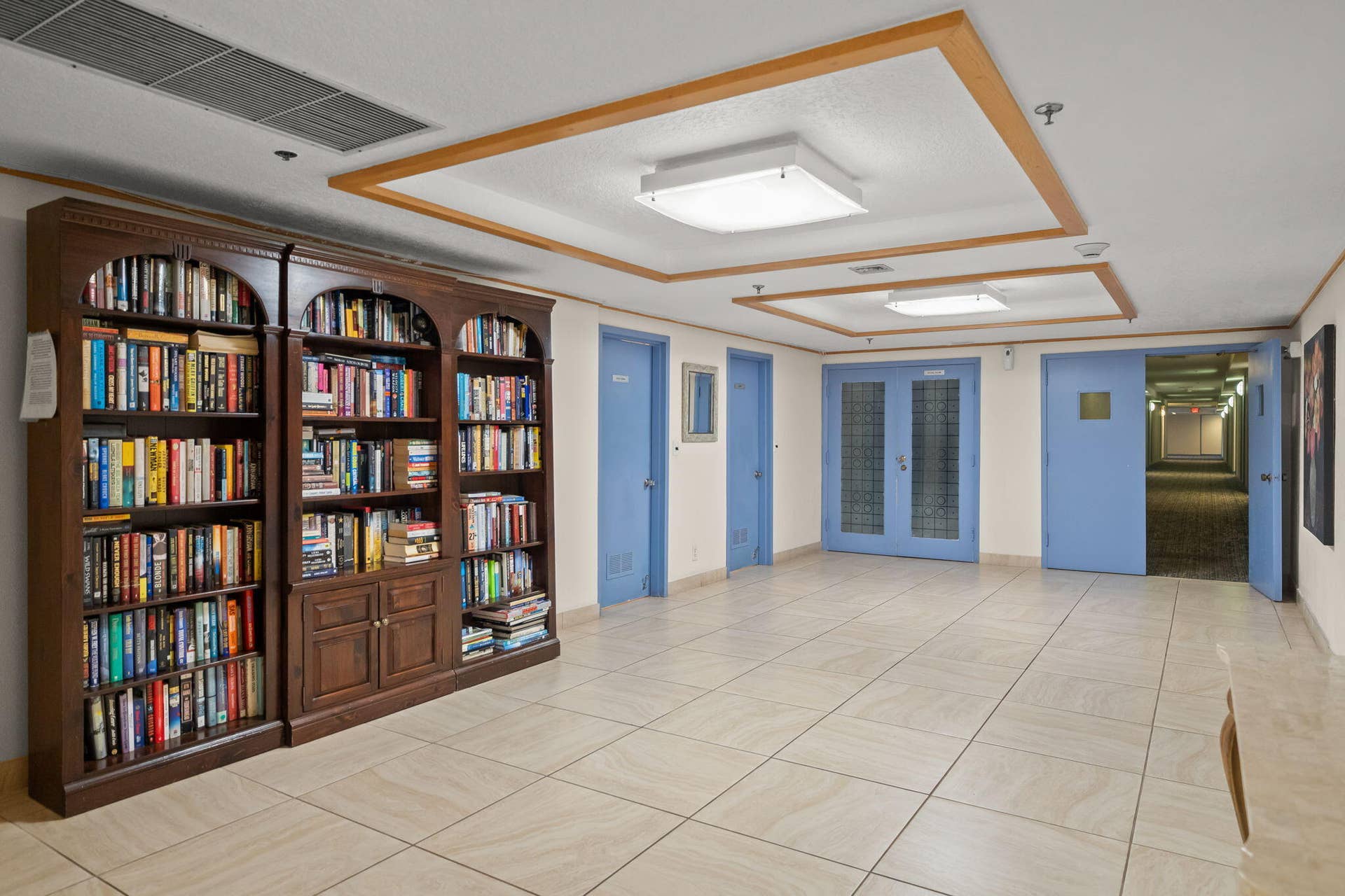 16300 Golf Club Road, Weston, FL 33326 Building Library