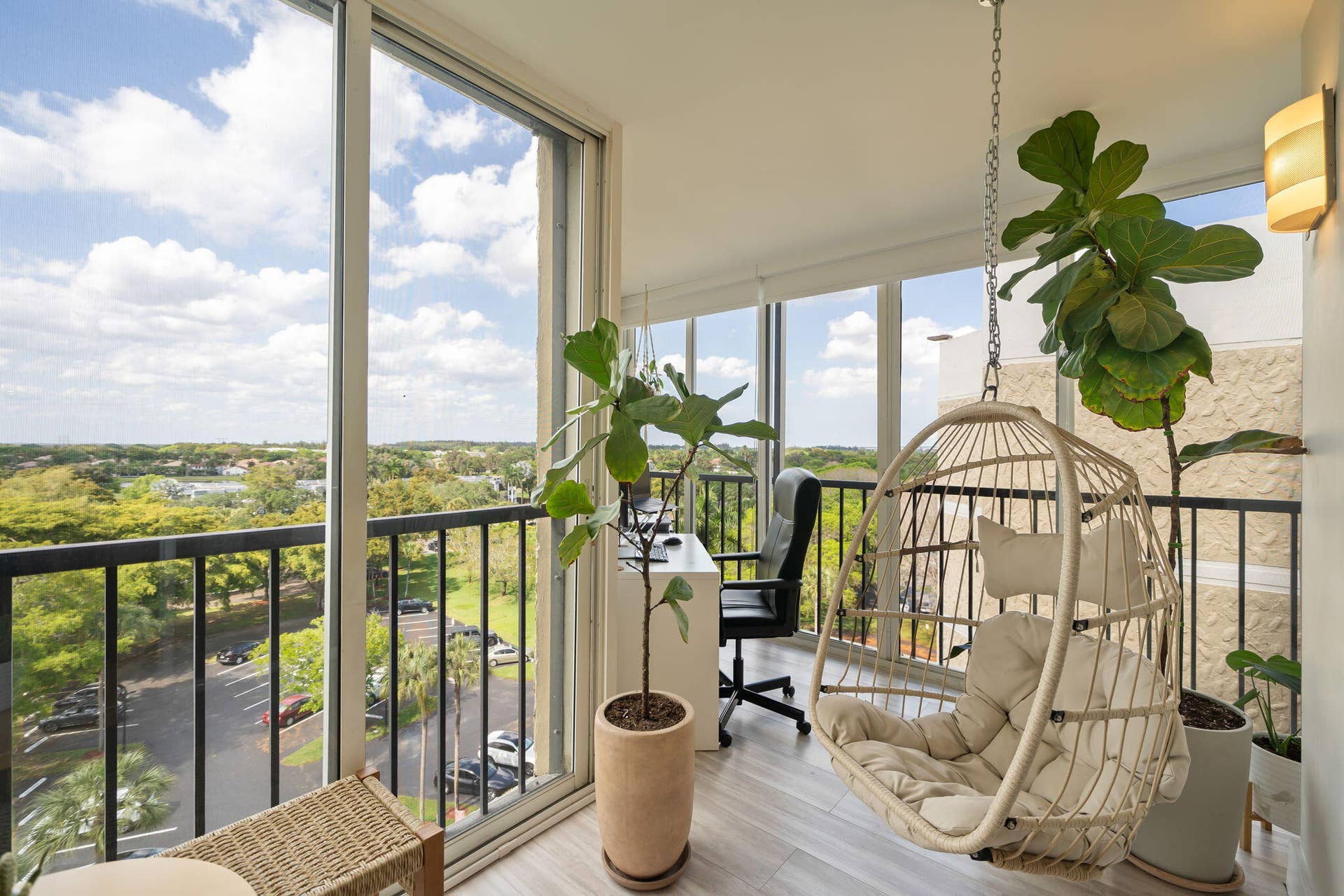 16300 Golf Club Road, Weston, FL 33326 panoramic windows