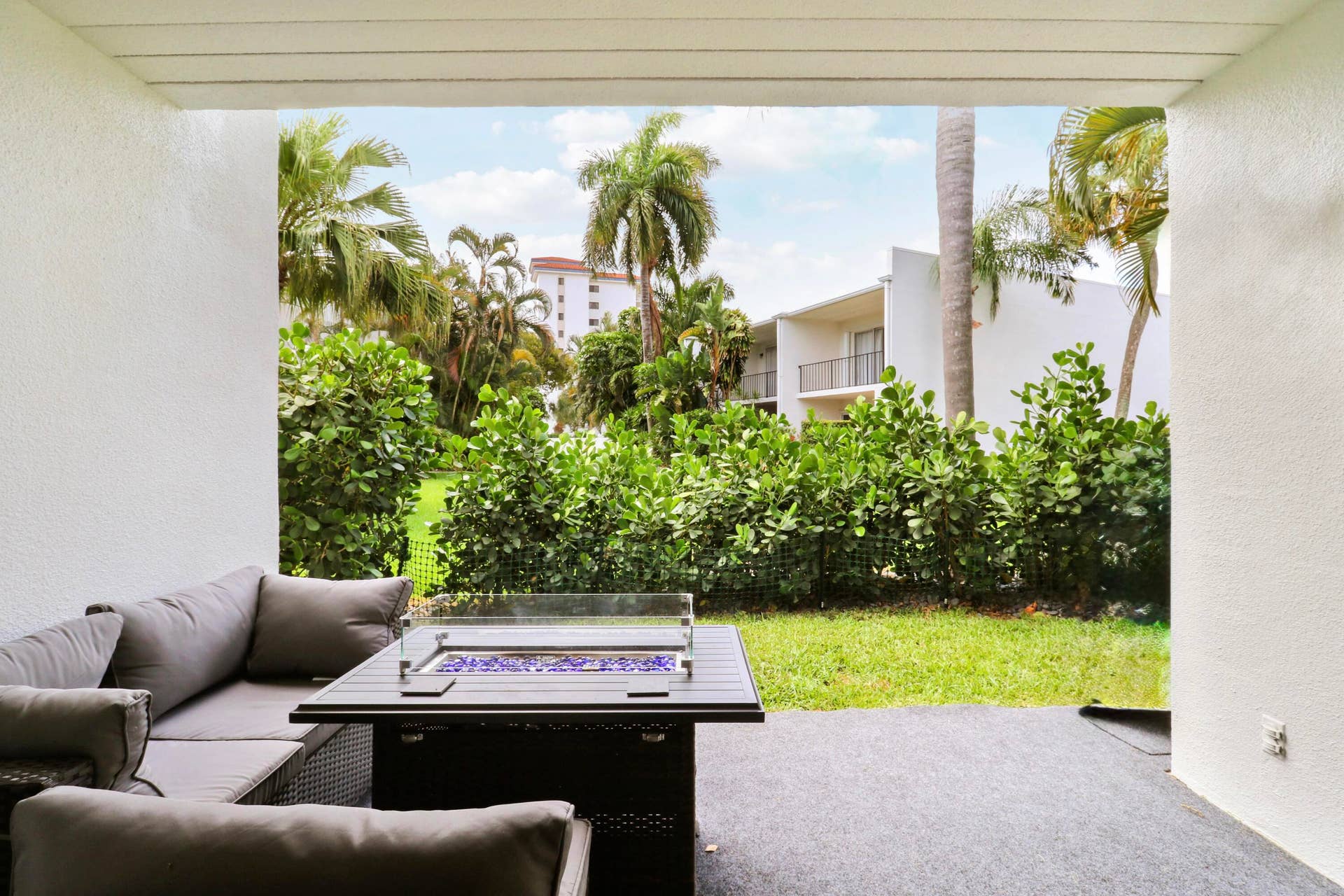 384 Golfview Road, #D, North Palm Beach, FL 33408 Ground Floor Patio