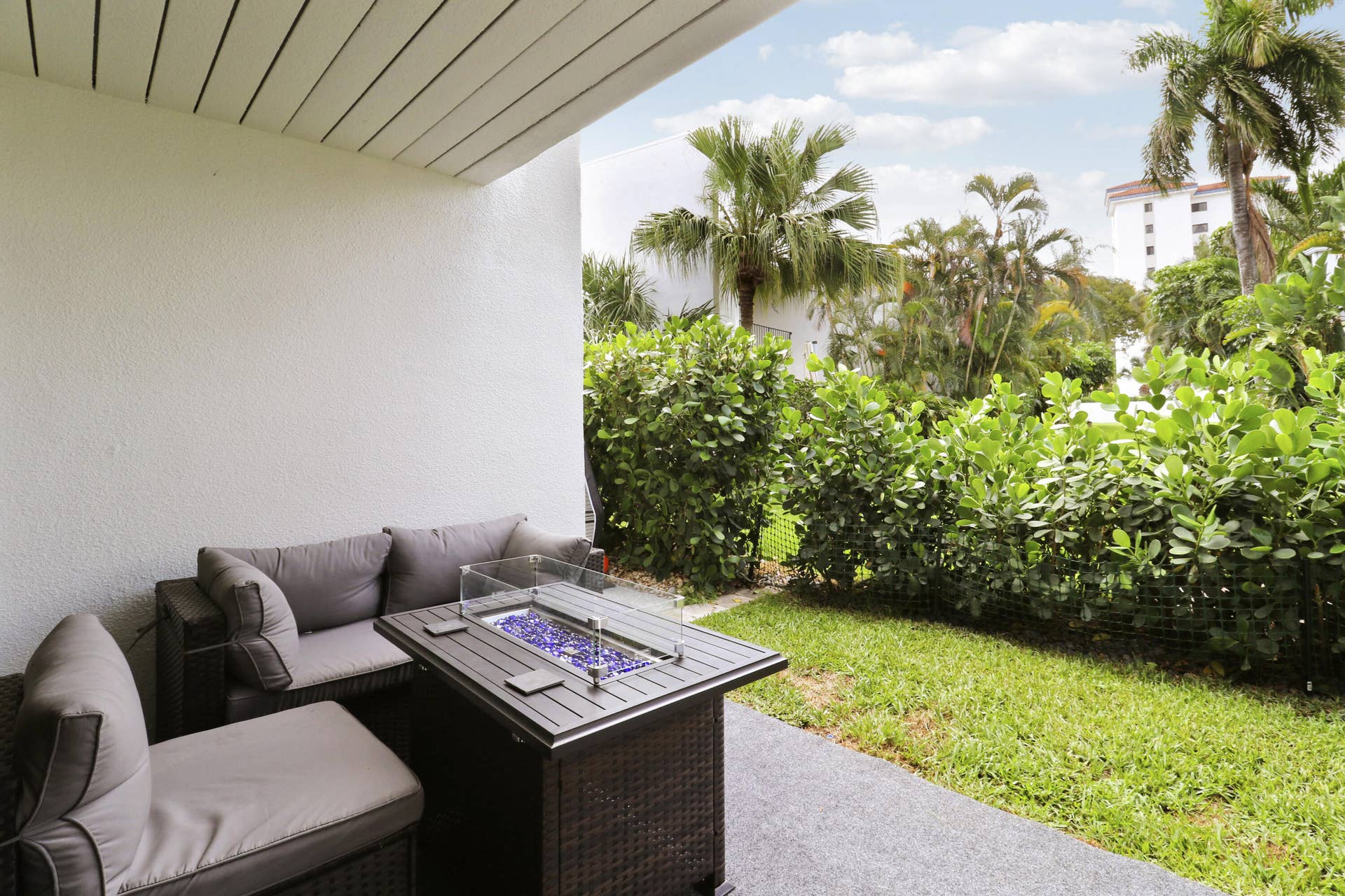 384 Golfview Road, #D, North Palm Beach, FL 33408 Ground Floor Patio