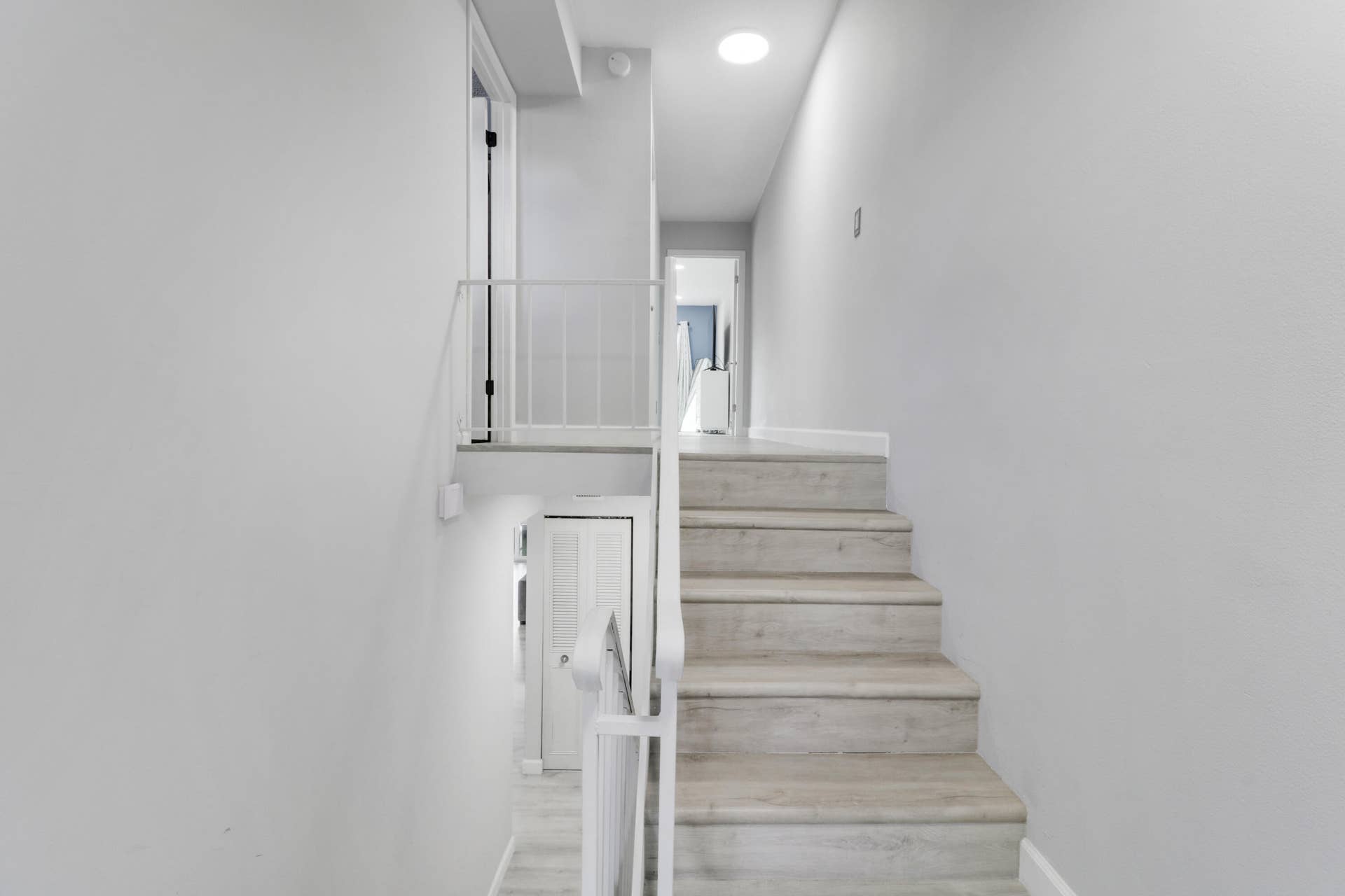 384 Golfview Road, #D, North Palm Beach, FL 33408 Stairs to Primary