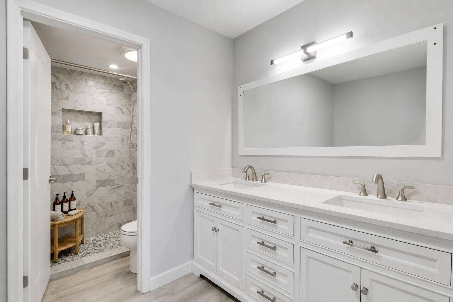 384 Golfview Road, #D, North Palm Beach, FL 33408 Primary Bath