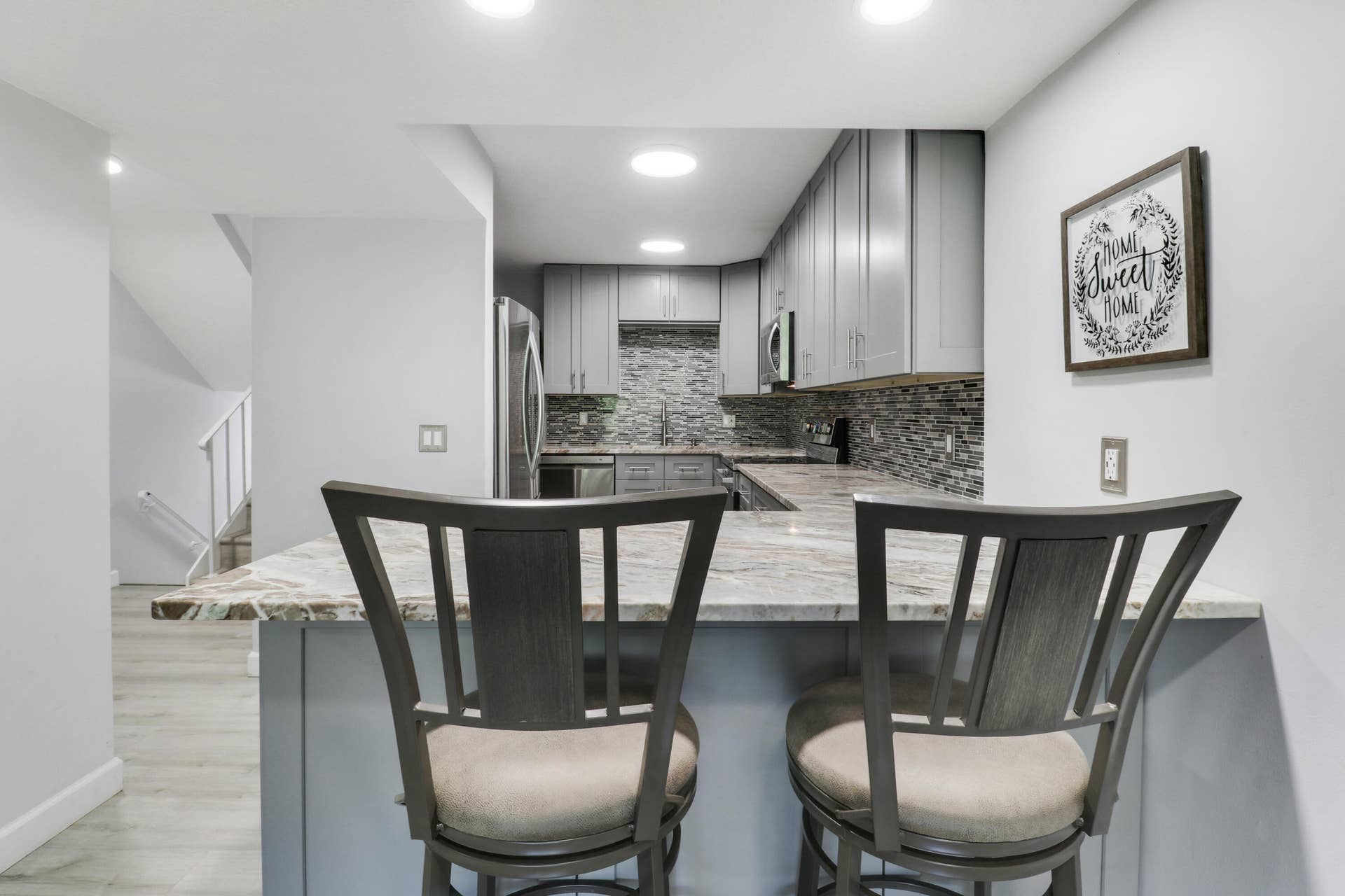 384 Golfview Road, #D, North Palm Beach, FL 33408 Bar