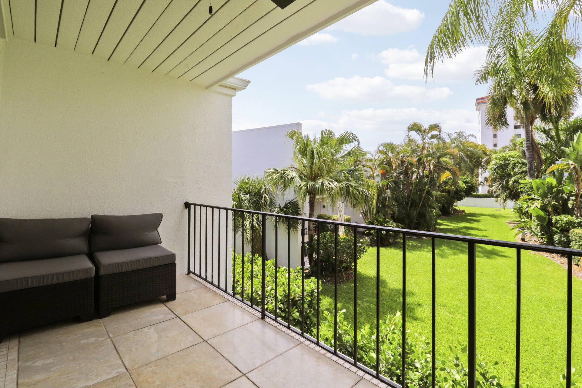 384 Golfview Road, #D, North Palm Beach, FL 33408 Primary Bedroom Balcony