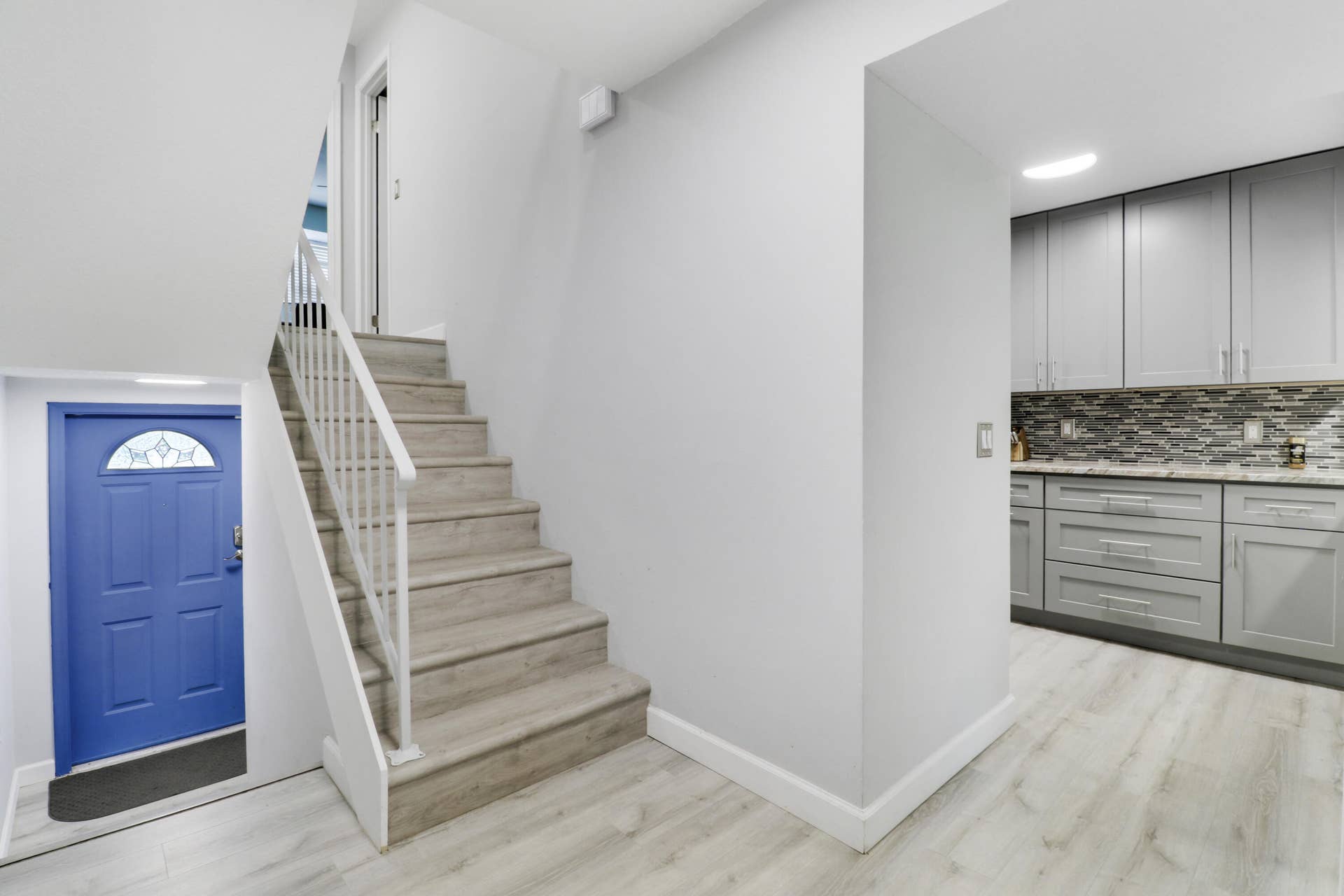 384 Golfview Road, #D, North Palm Beach, FL 33408 Stairs to Bedrooms