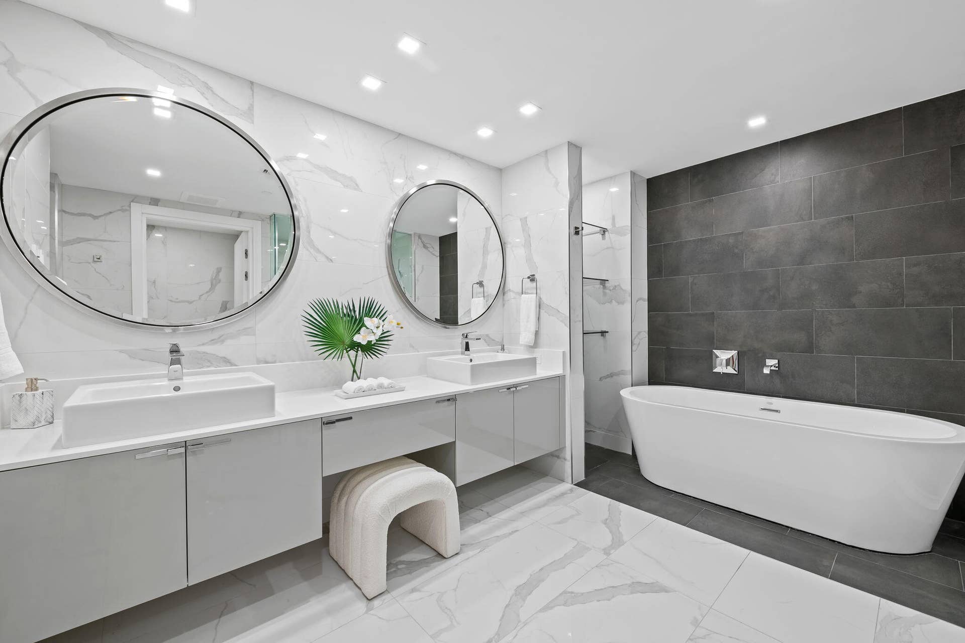 435 Bayshore Drive, #302, Fort Lauderdale, FL 33304 Primary Bathroom