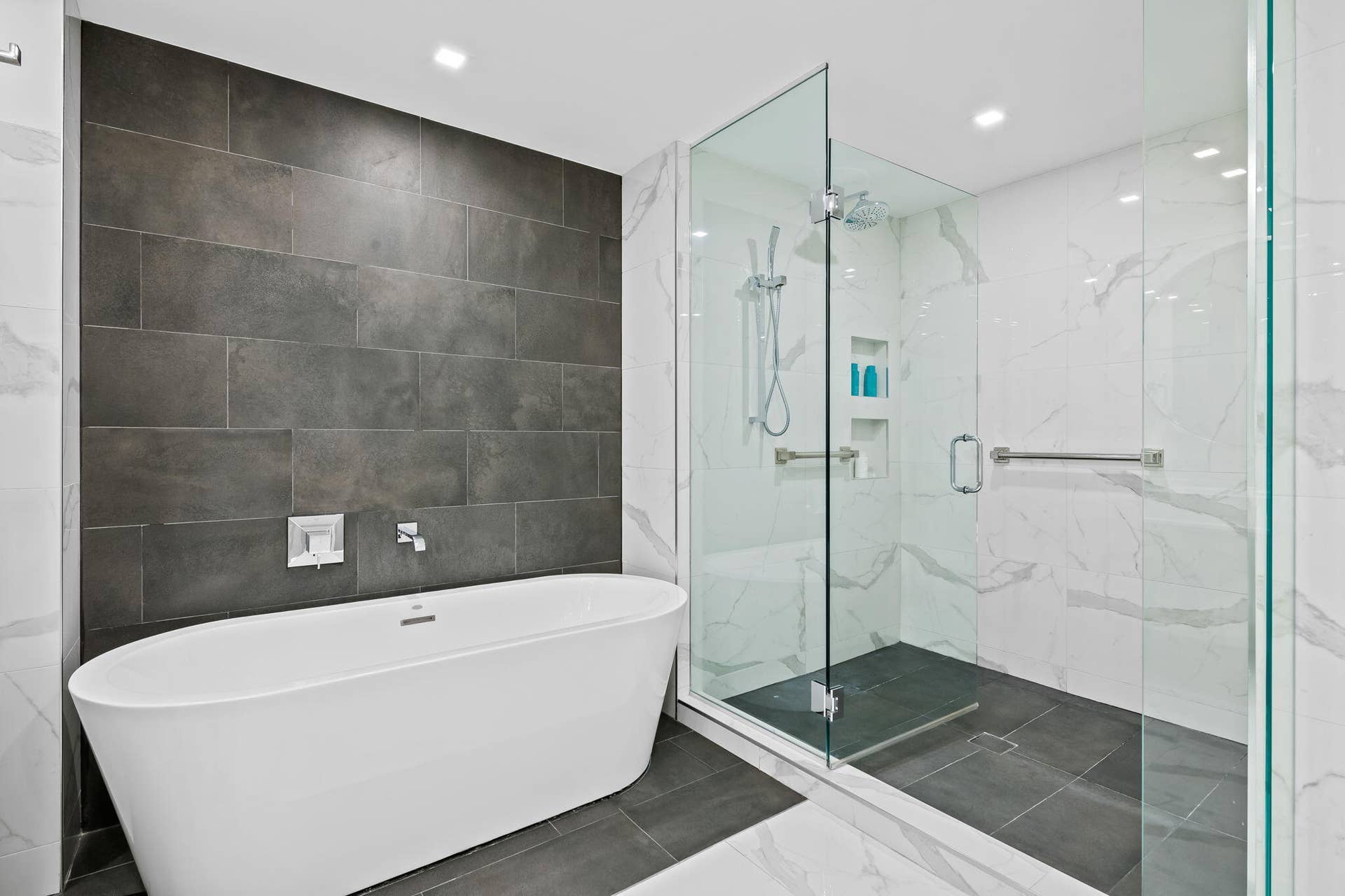 435 Bayshore Drive, #302, Fort Lauderdale, FL 33304 Primary bathroom