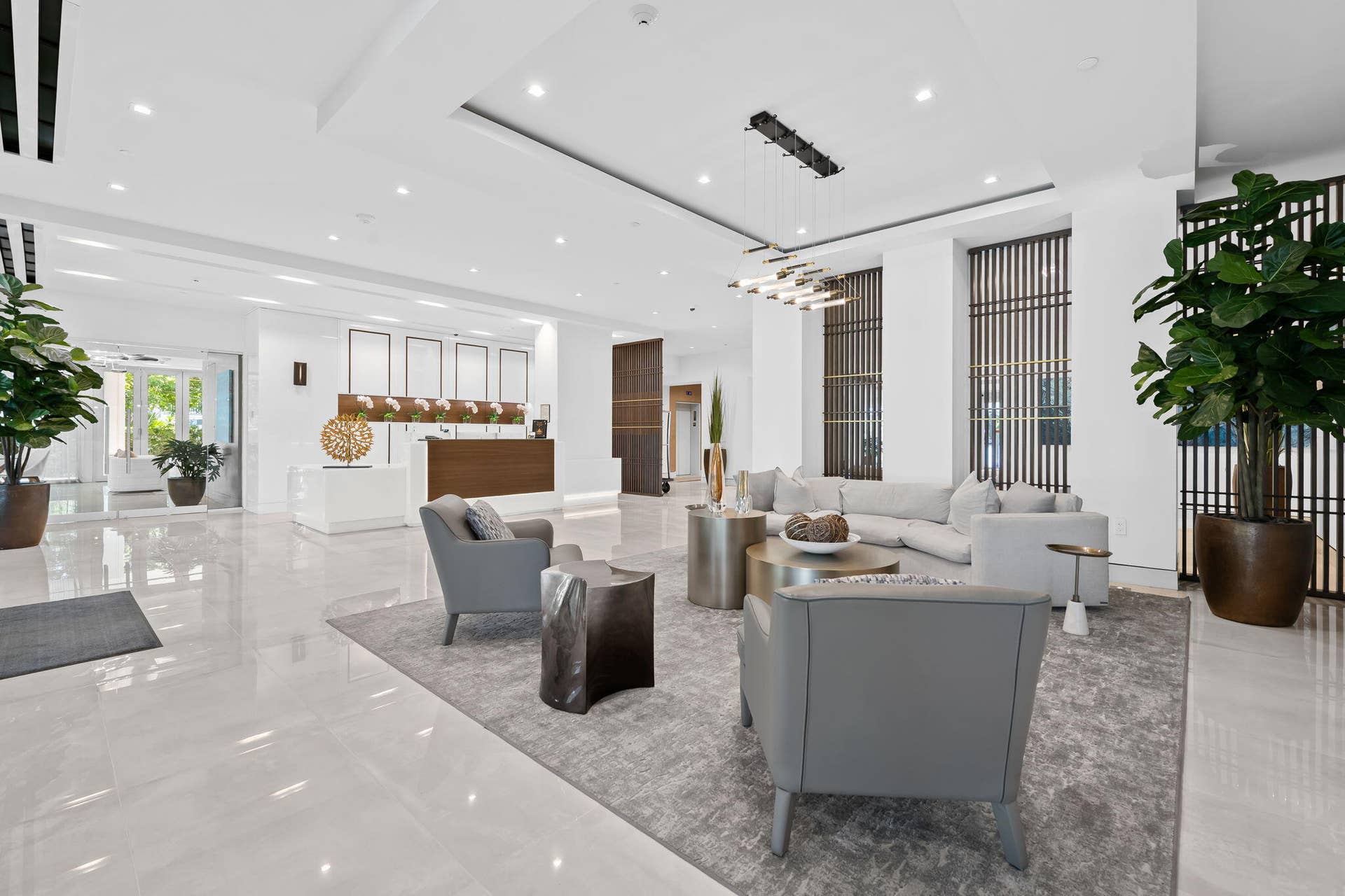435 Bayshore Drive, #302, Fort Lauderdale, FL 33304 Steven G design lobby