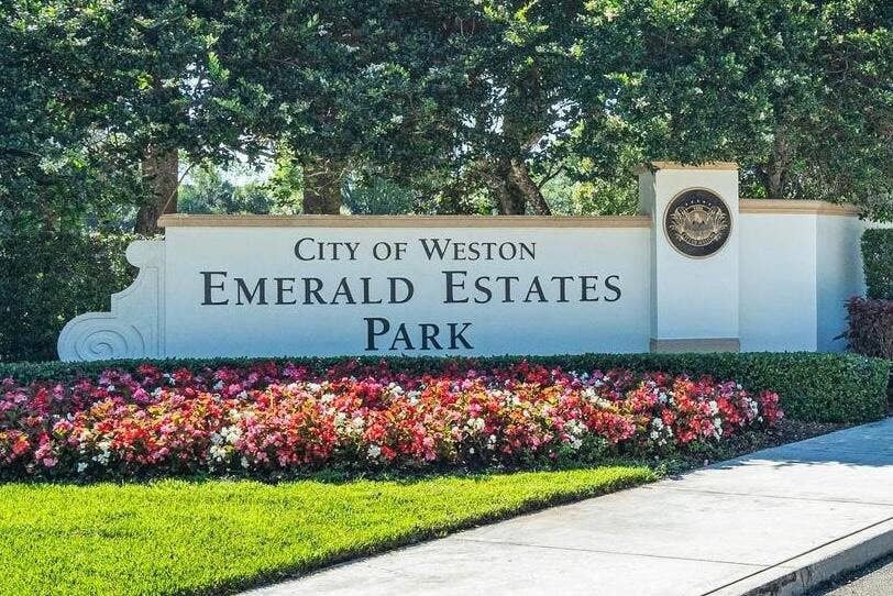 Nearby Emerald Estates Park