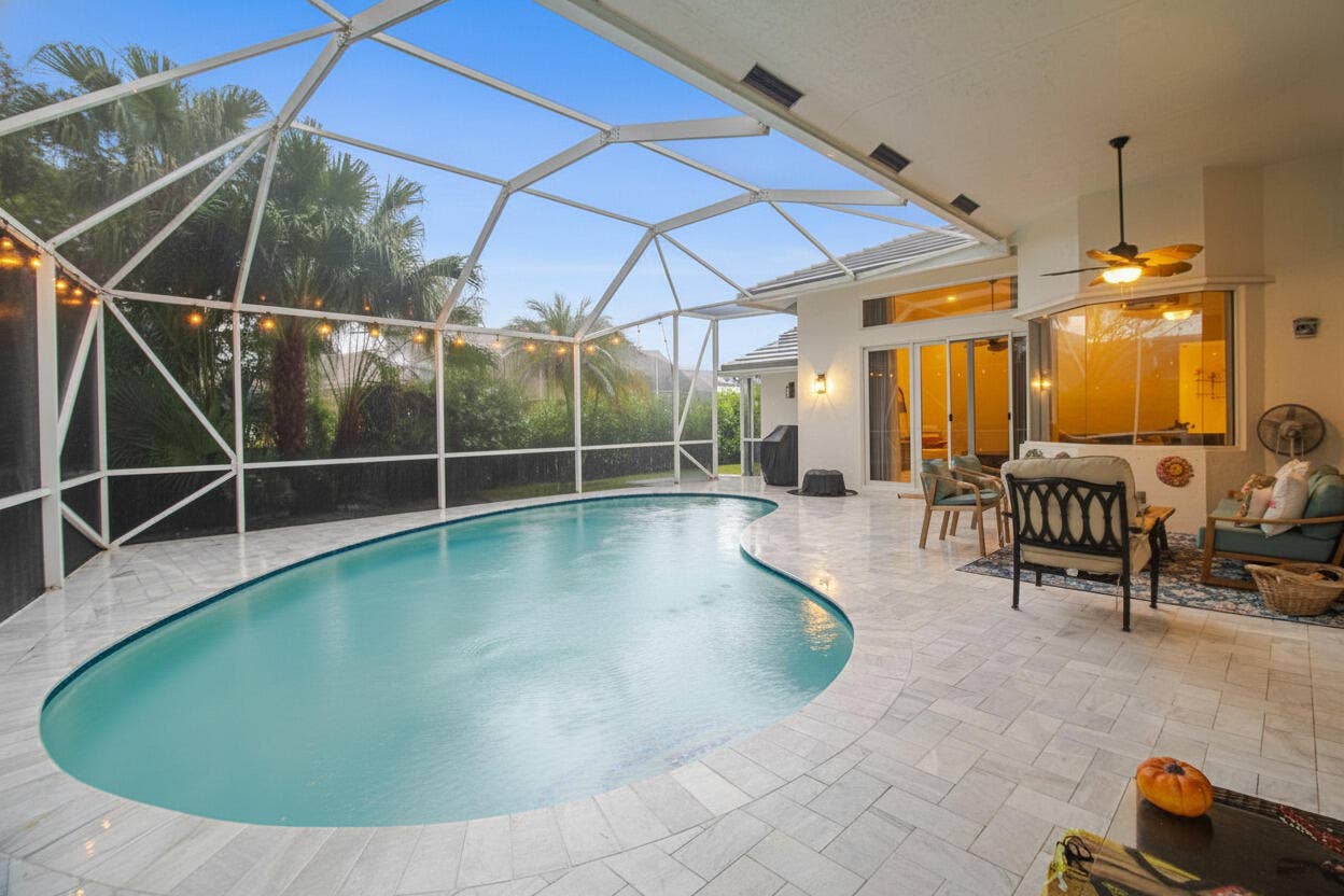 5062 Kensington Circle, Coral Springs, FL 33076 POOL RENOVATED SKY