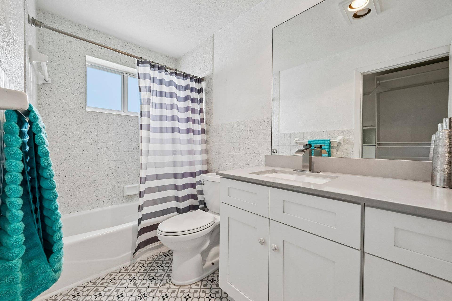 1232 NW 14th Street, Boca Raton, FL 33486 27-web-or-mls-NW 14th St-S2805-027