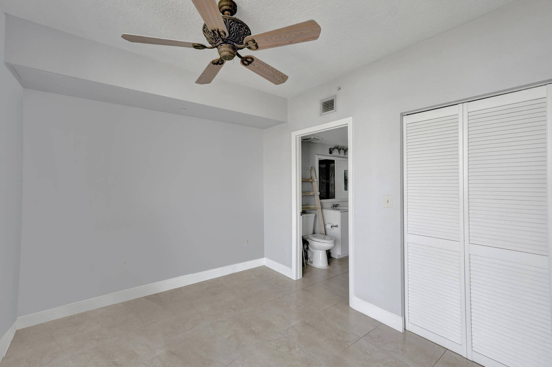 3020 NE 32nd Avenue, #807, Fort Lauderdale, FL 33308 DSC07479