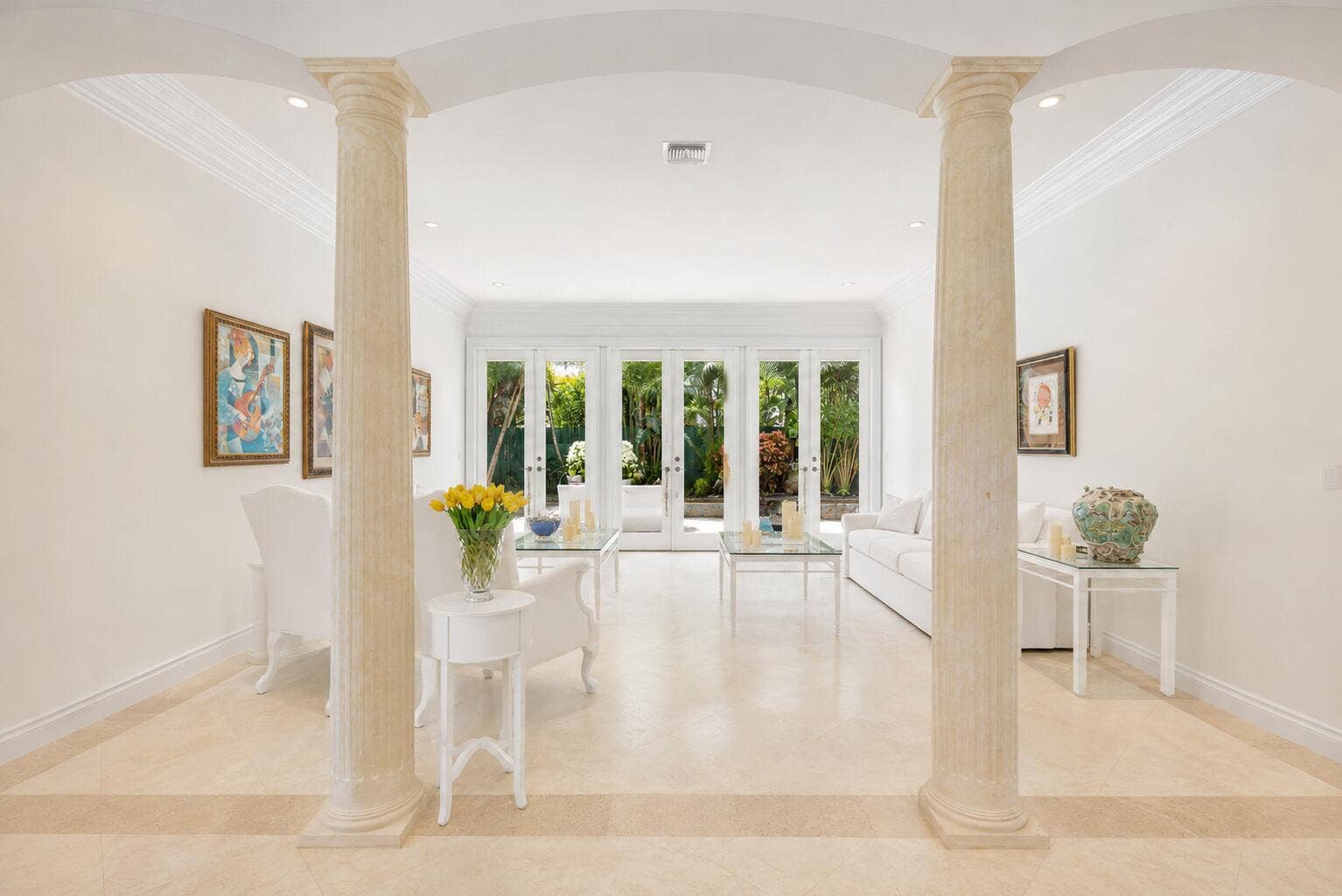 286 Jamaica Lane, Palm Beach, FL 33480 living room with columns