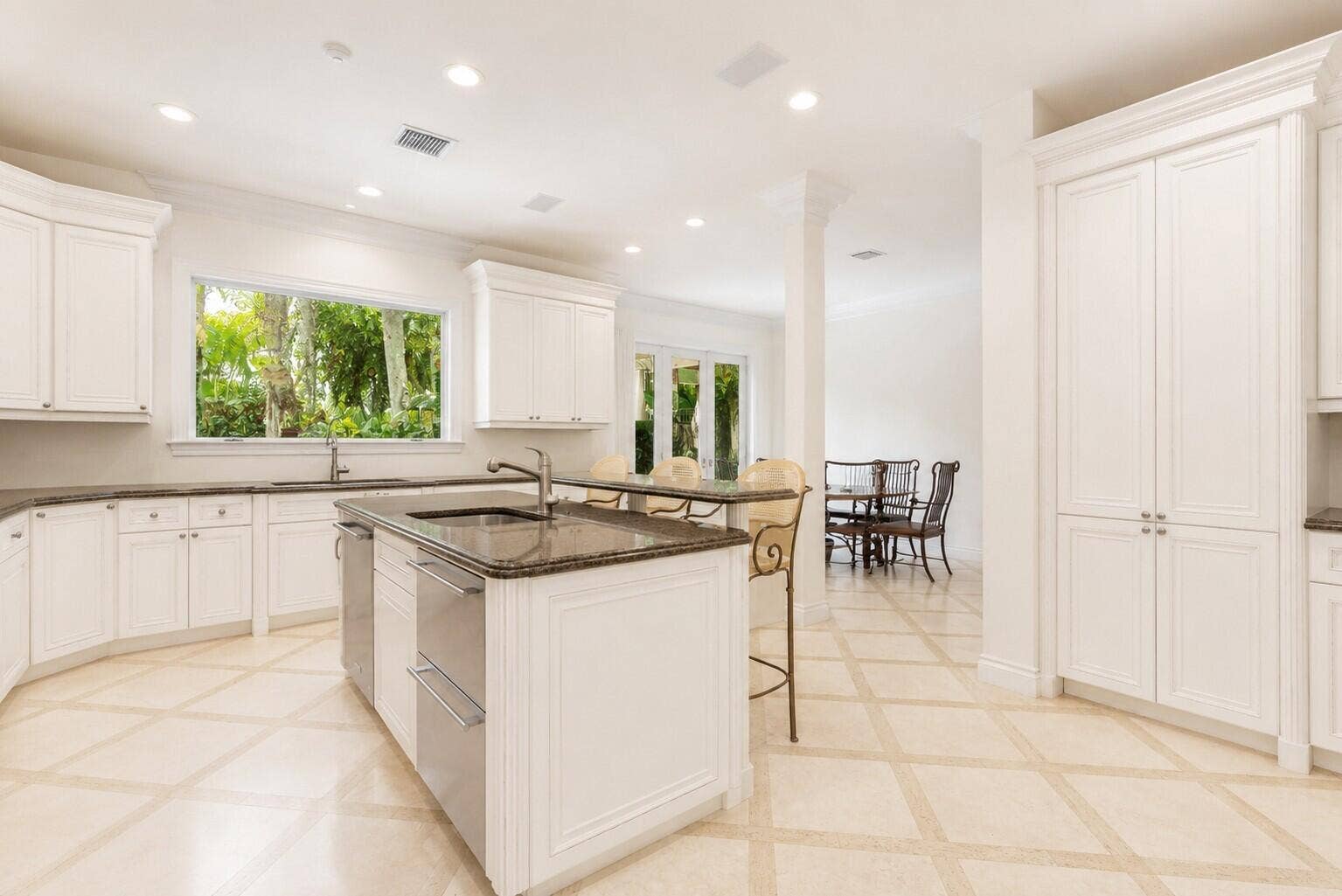 286 Jamaica Lane, Palm Beach, FL 33480 kitchen with island