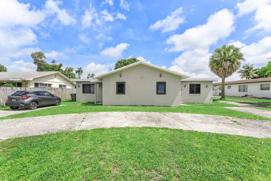 Property photo for 4727 Myrtle Lane, West Palm Beach, FL