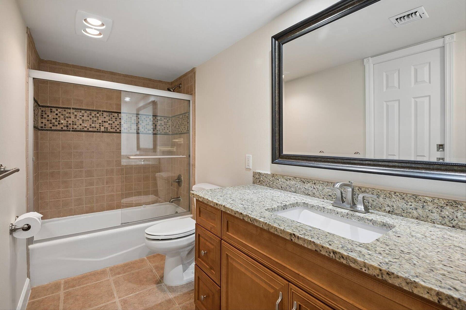 804 Cypress Grove Lane, #104, Pompano Beach, FL 33069 07-Cowan-804 Cypress Cove Ln #104-7