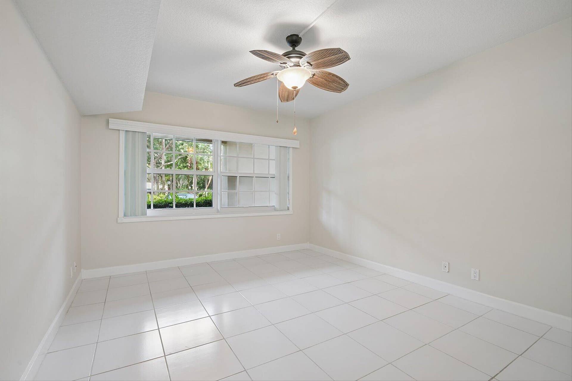804 Cypress Grove Lane, #104, Pompano Beach, FL 33069 09-Cowan-804 Cypress Cove Ln #104-9