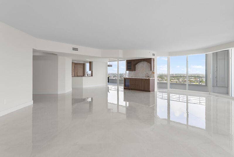 1700 S Ocean Boulevard, #15c, Lauderdale By The Sea, FL 33062 Living Room with Bar & Dining