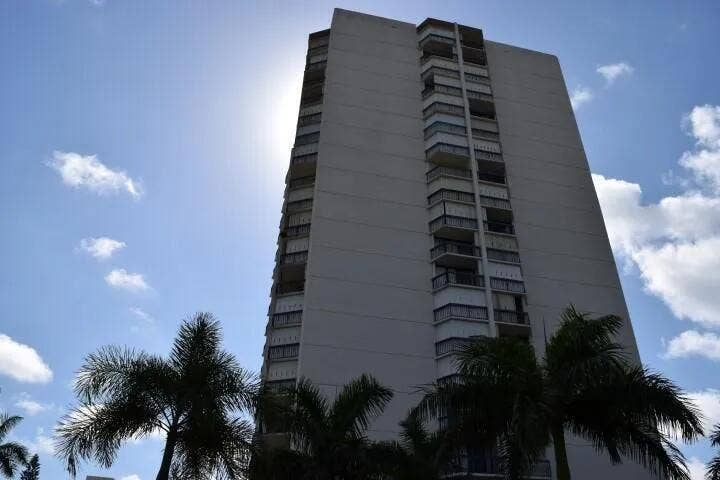 Property photo for 2425 Presidential Way, #1905, West Palm Beach, FL