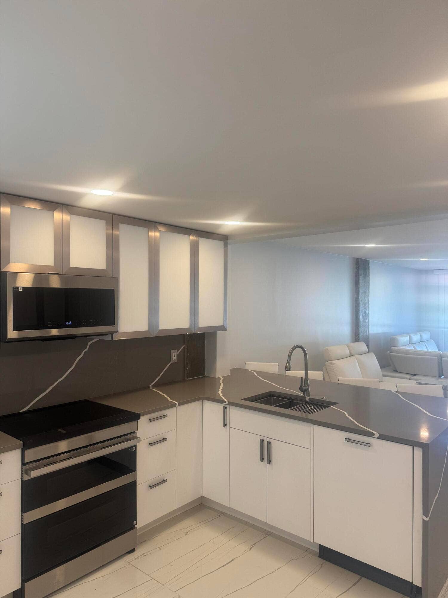 105 Paradise Harbour Boulevard, #108, North Palm Beach, FL 33408 Kitchen