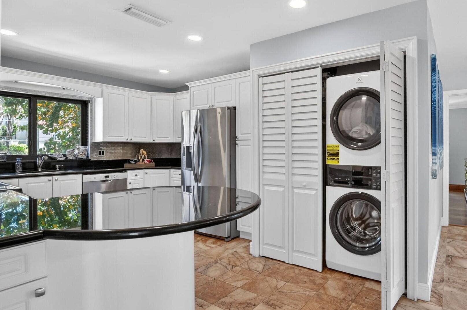 04 Kitchen
