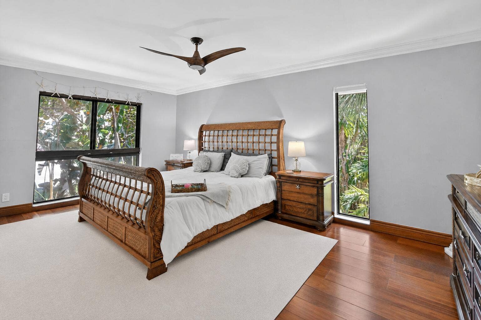 11 Primary Bedroom