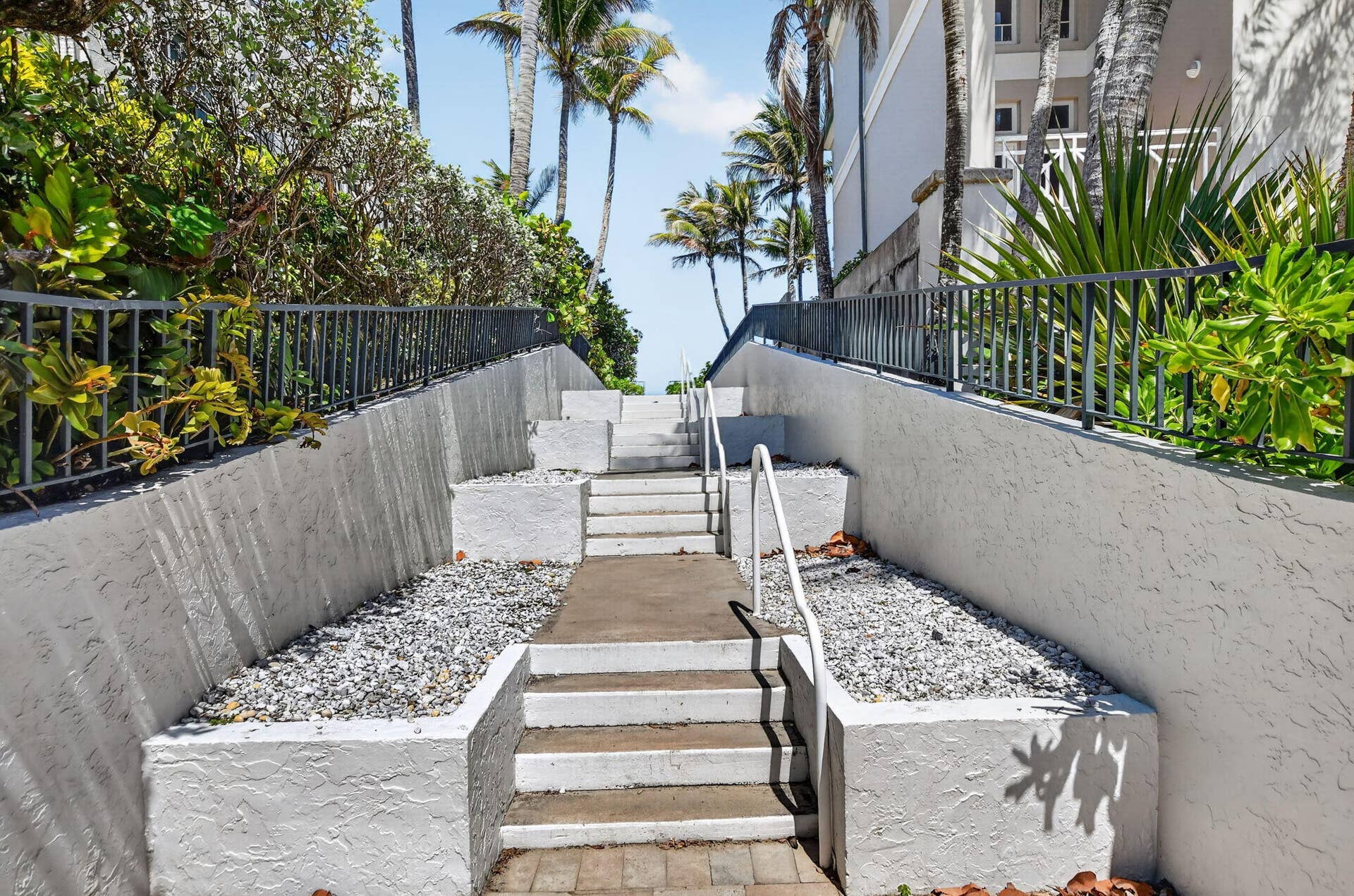 25 Beach Access