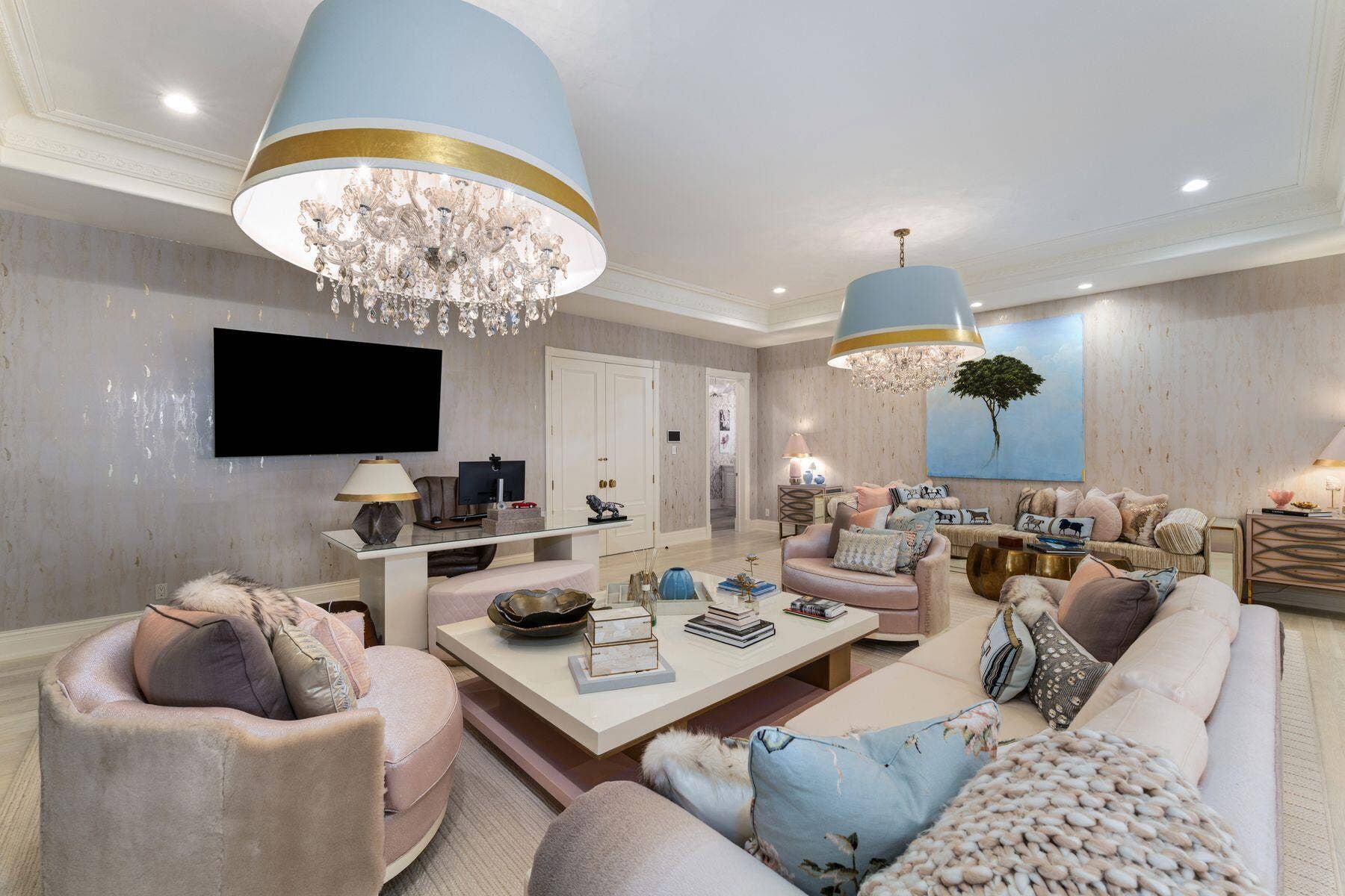 1131 Hillsboro Mile, Hillsboro Beach, FL 33062 Master sitting area