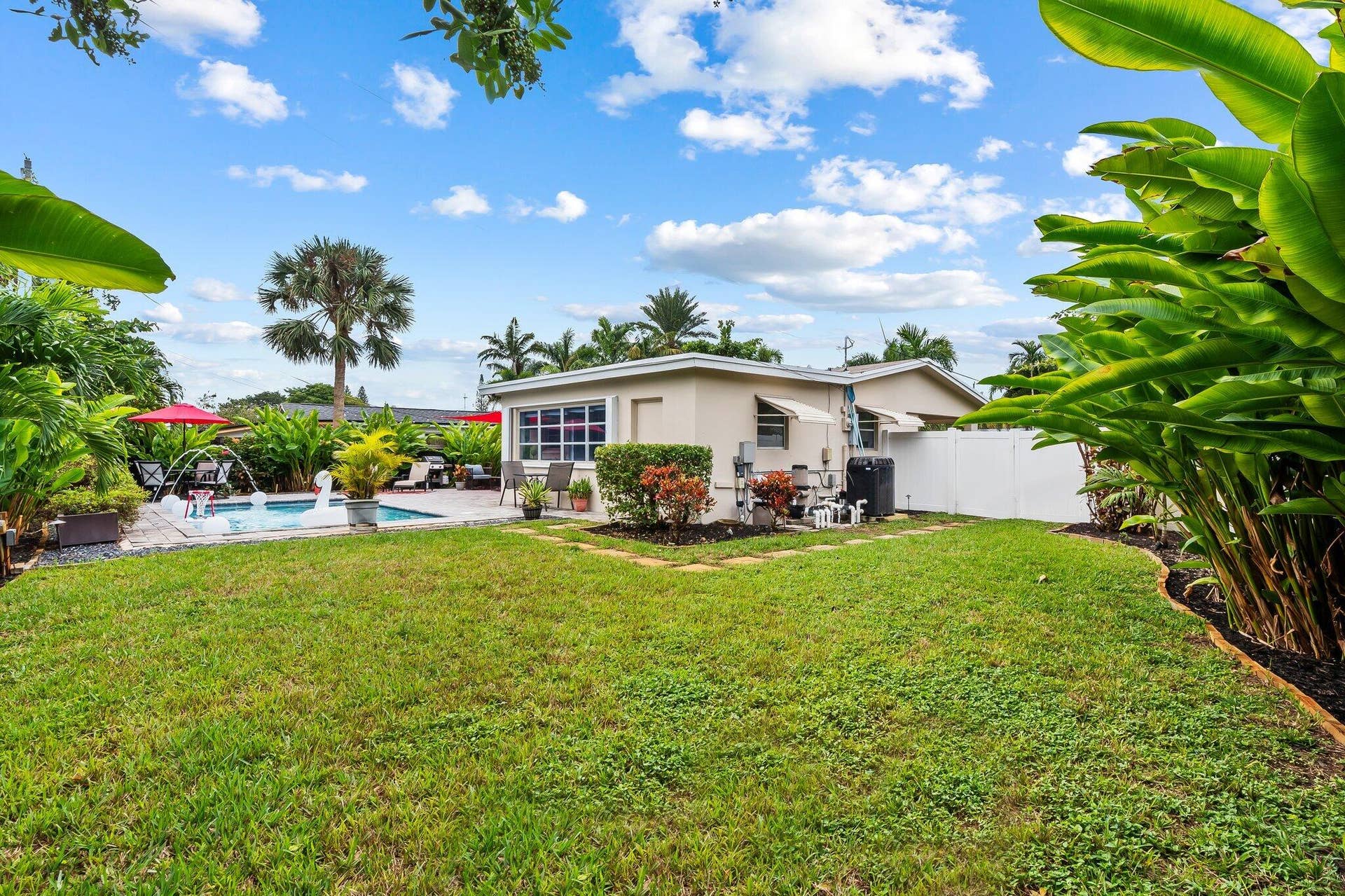 2640 NW 9th Lane, Wilton Manors, FL 33311 9-web-or-mls-DSC_7777