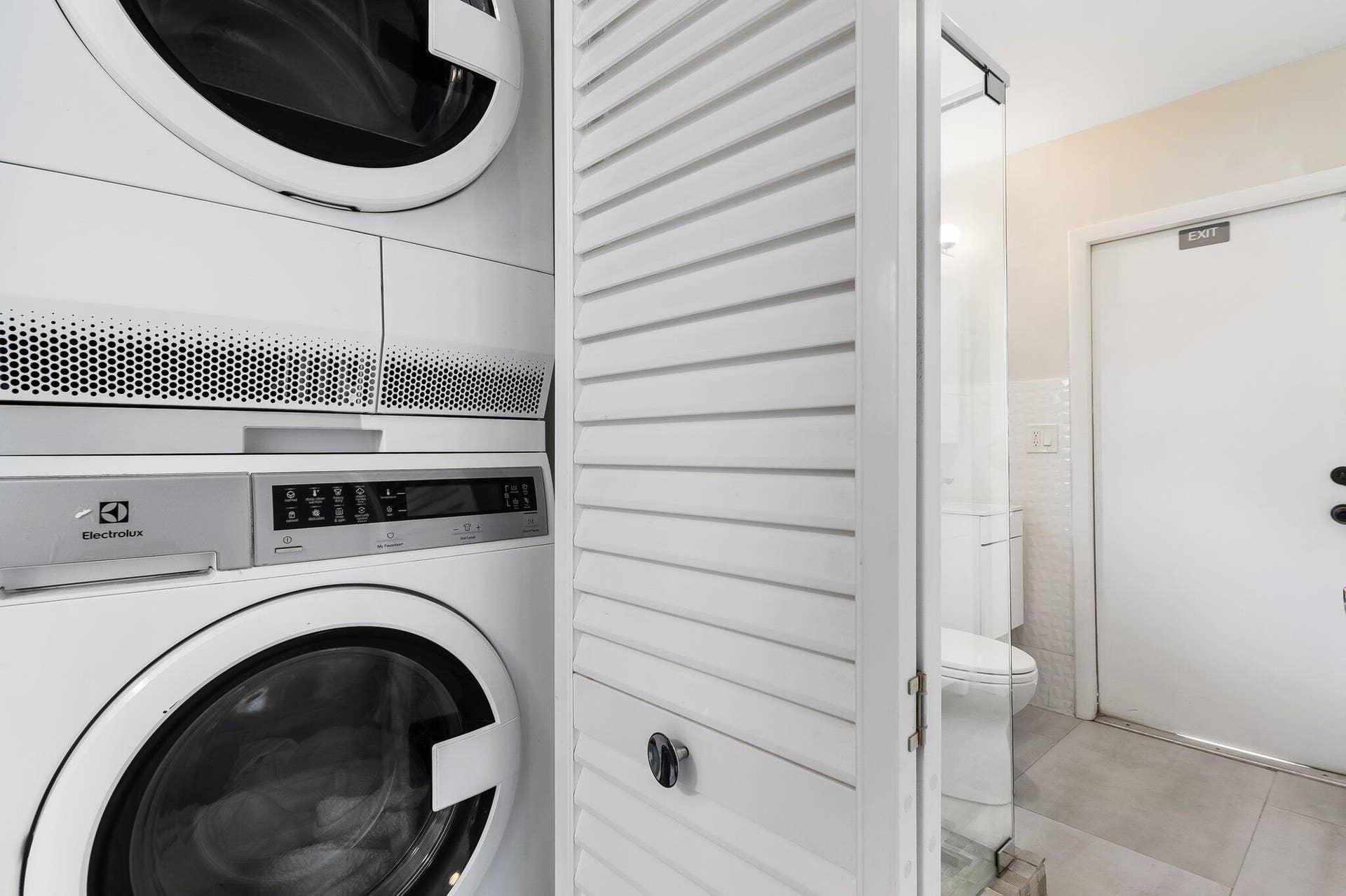 2640 NW 9th Lane, Wilton Manors, FL 33311 21-web-or-mls-DSC_7835