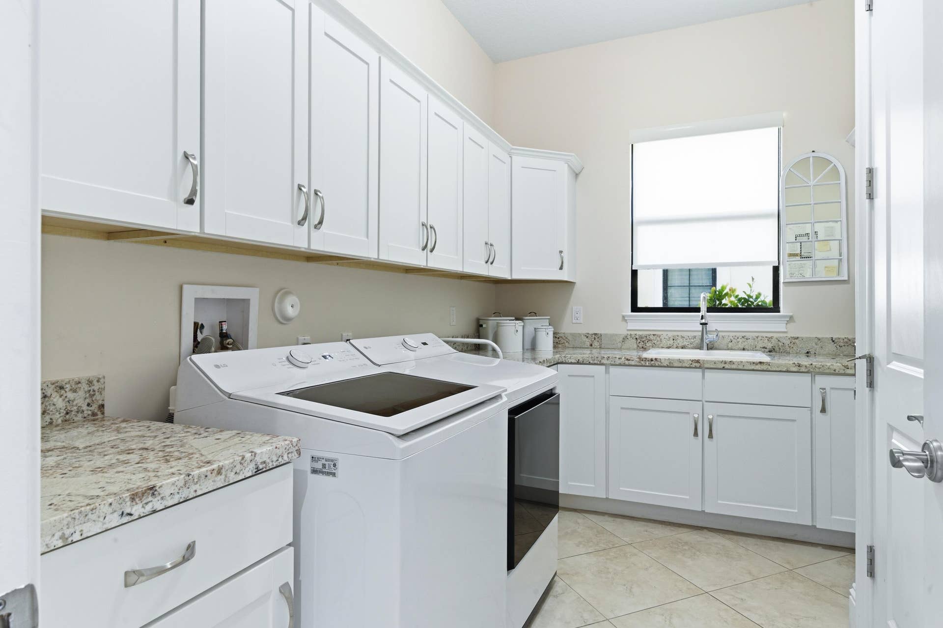 165 Gardenia Isle Drive, Palm Beach Gardens, FL 33418 165_Gardenia_Isles_Dr_PBG_1-7098_006-Edi