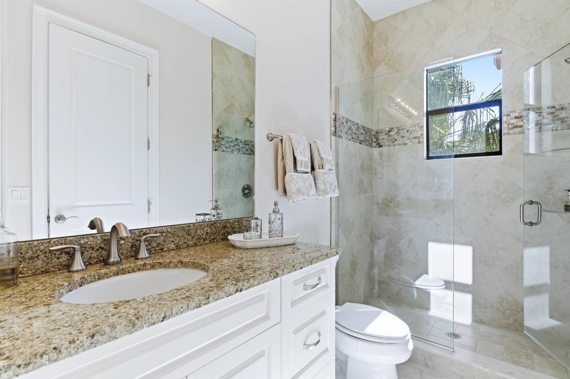 165 Gardenia Isle Drive, Palm Beach Gardens, FL 33418 165_Gardenia_Isles_Dr_PBG_1-7098_017-Edi