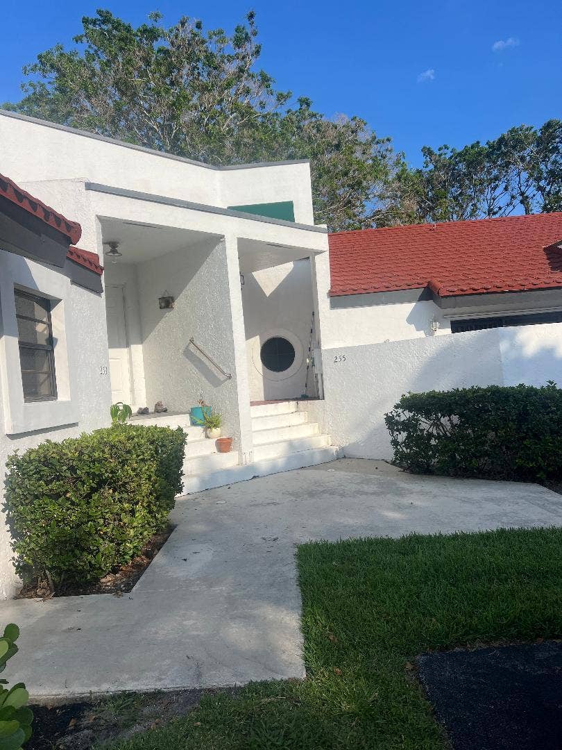 Property photo for 255 NW 36th Avenue, Deerfield Beach, FL