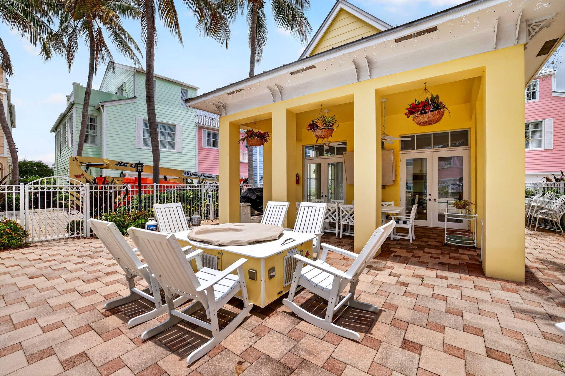 2860 Marina Circle, Lighthouse Point, FL 33064 Newly Remodeled Clubhouse