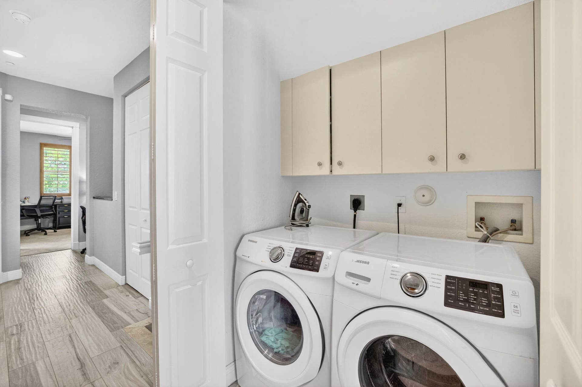 2860 Marina Circle, Lighthouse Point, FL 33064 Washer and Dryer on Second Level