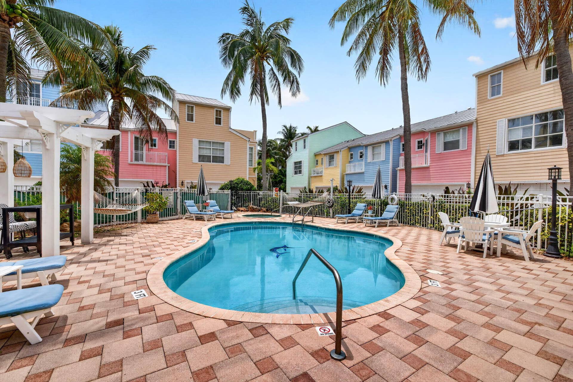 2860 Marina Circle, Lighthouse Point, FL 33064 Pool