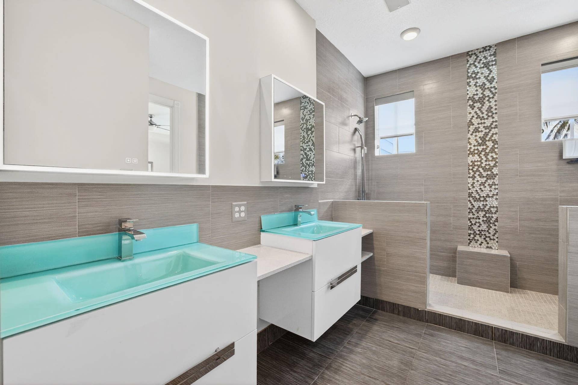 2860 Marina Circle, Lighthouse Point, FL 33064 Primary Bath