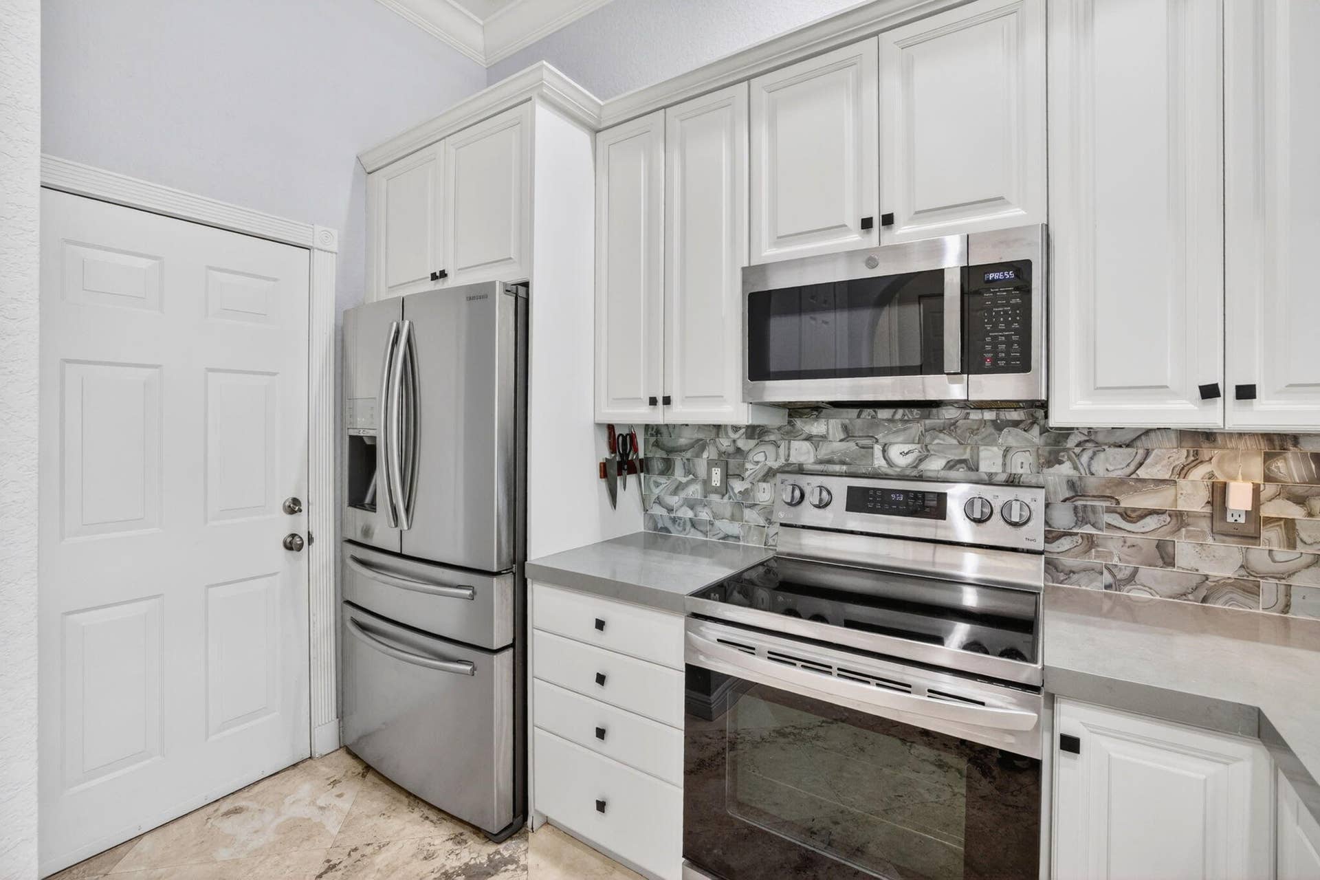 2860 Marina Circle, Lighthouse Point, FL 33064 Walk in Pantry