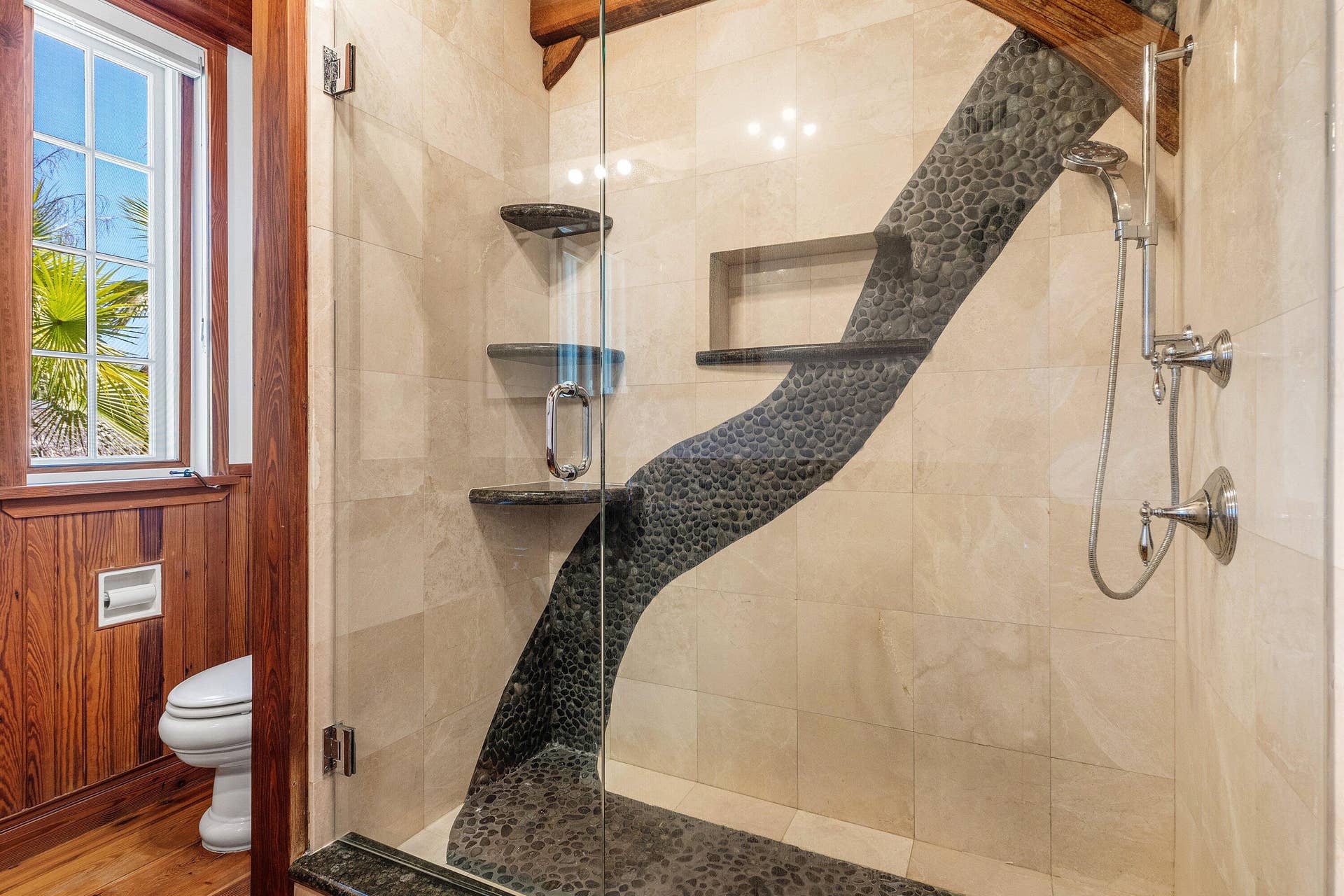 2nd bedroom full bathroom