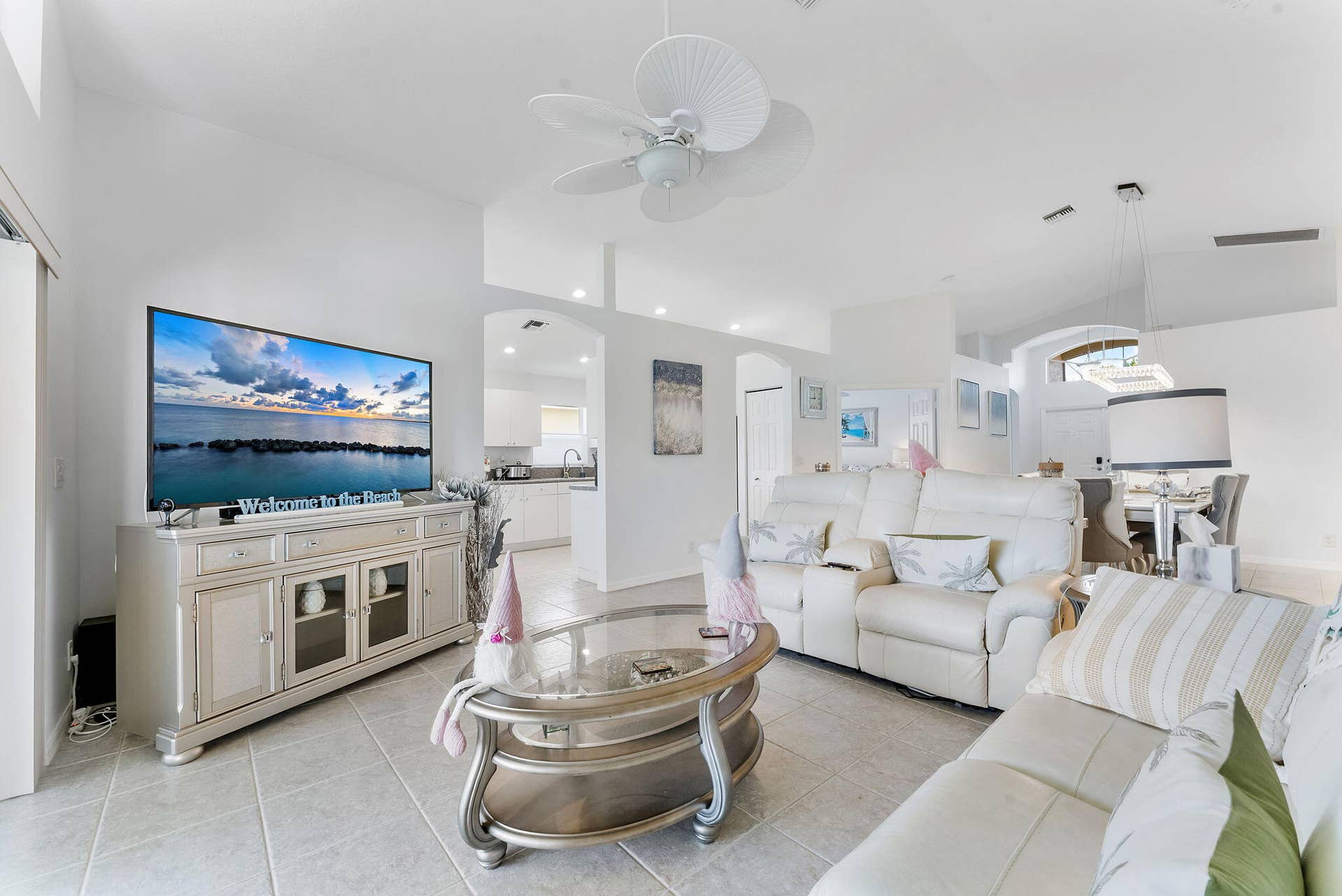 6887 Viale Elizabeth, Delray Beach, FL 33446 Family Room