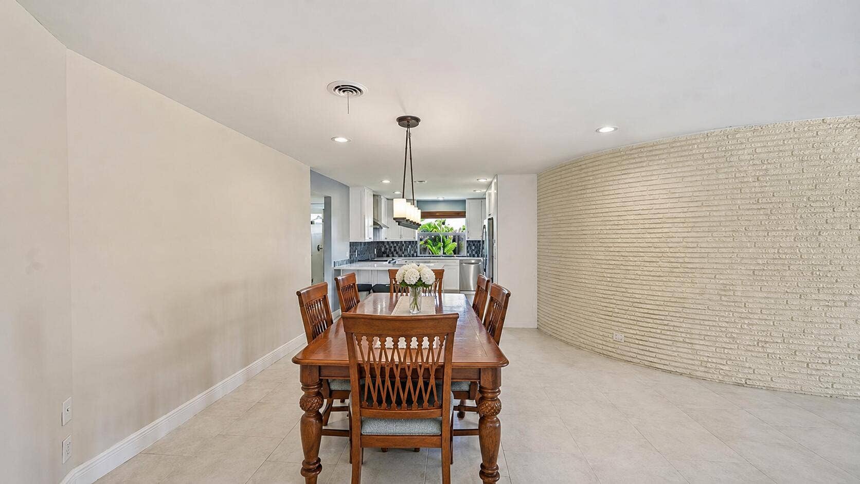 4111 NE 26th Terrace, Lighthouse Point, FL 33064 Dining