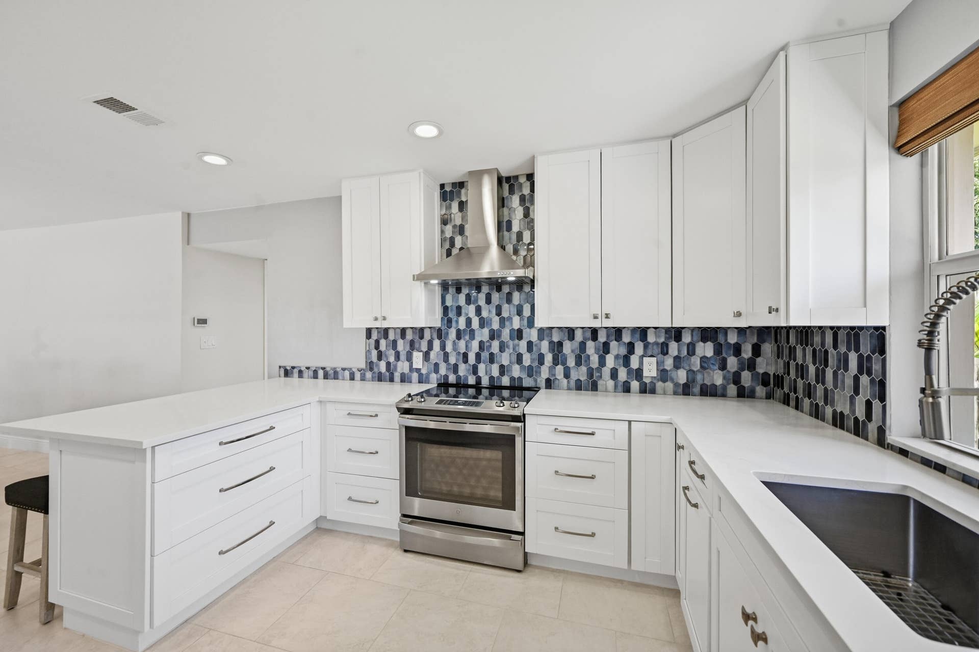 4111 NE 26th Terrace, Lighthouse Point, FL 33064 Kitchen
