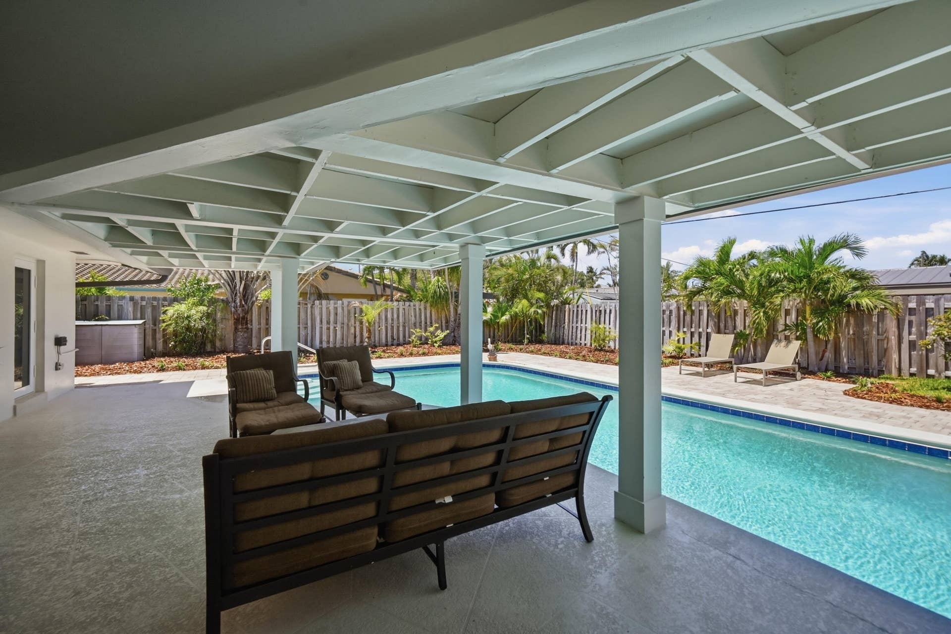4111 NE 26th Terrace, Lighthouse Point, FL 33064 Backyard