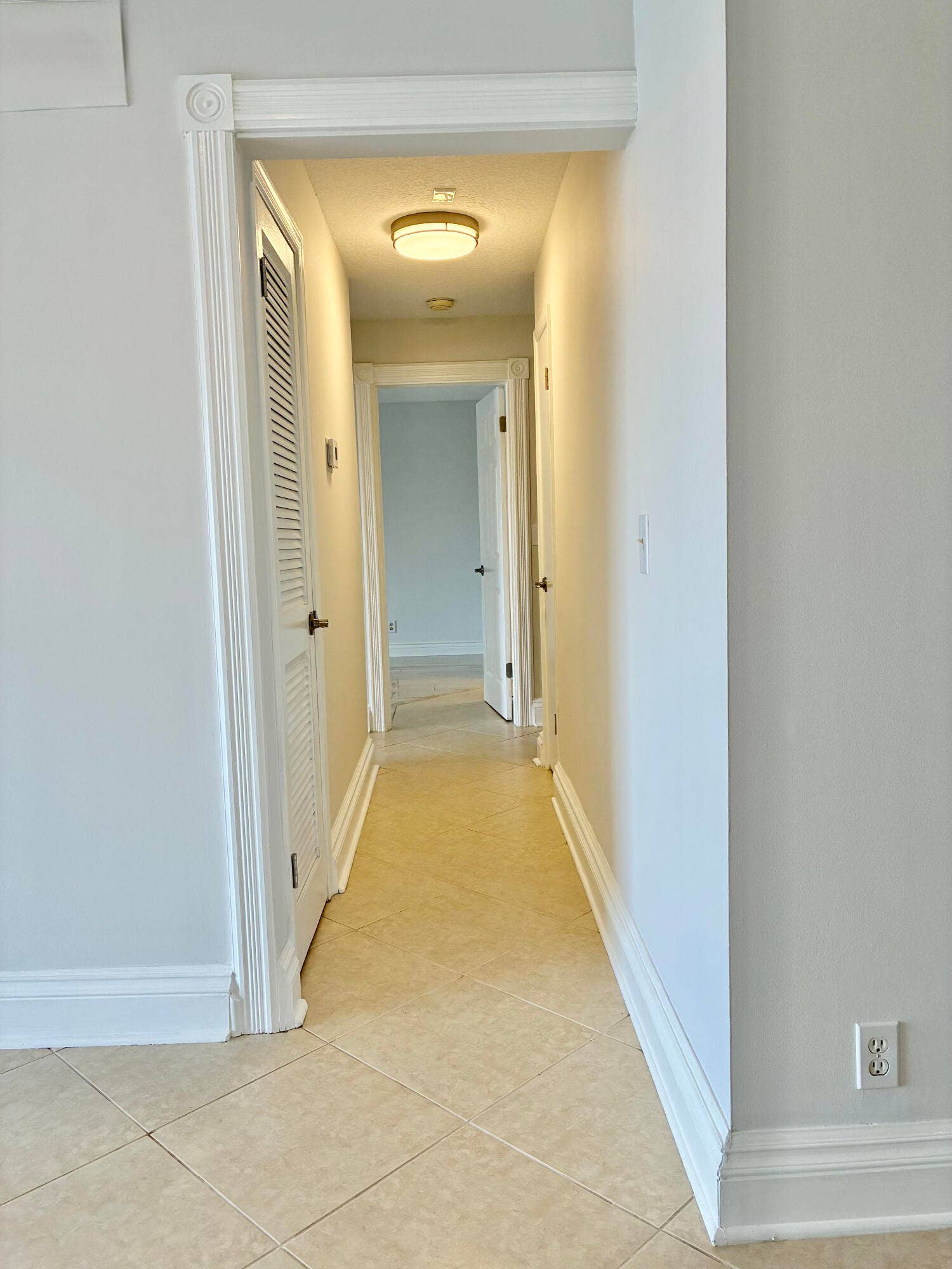 HALLWAY0607 2