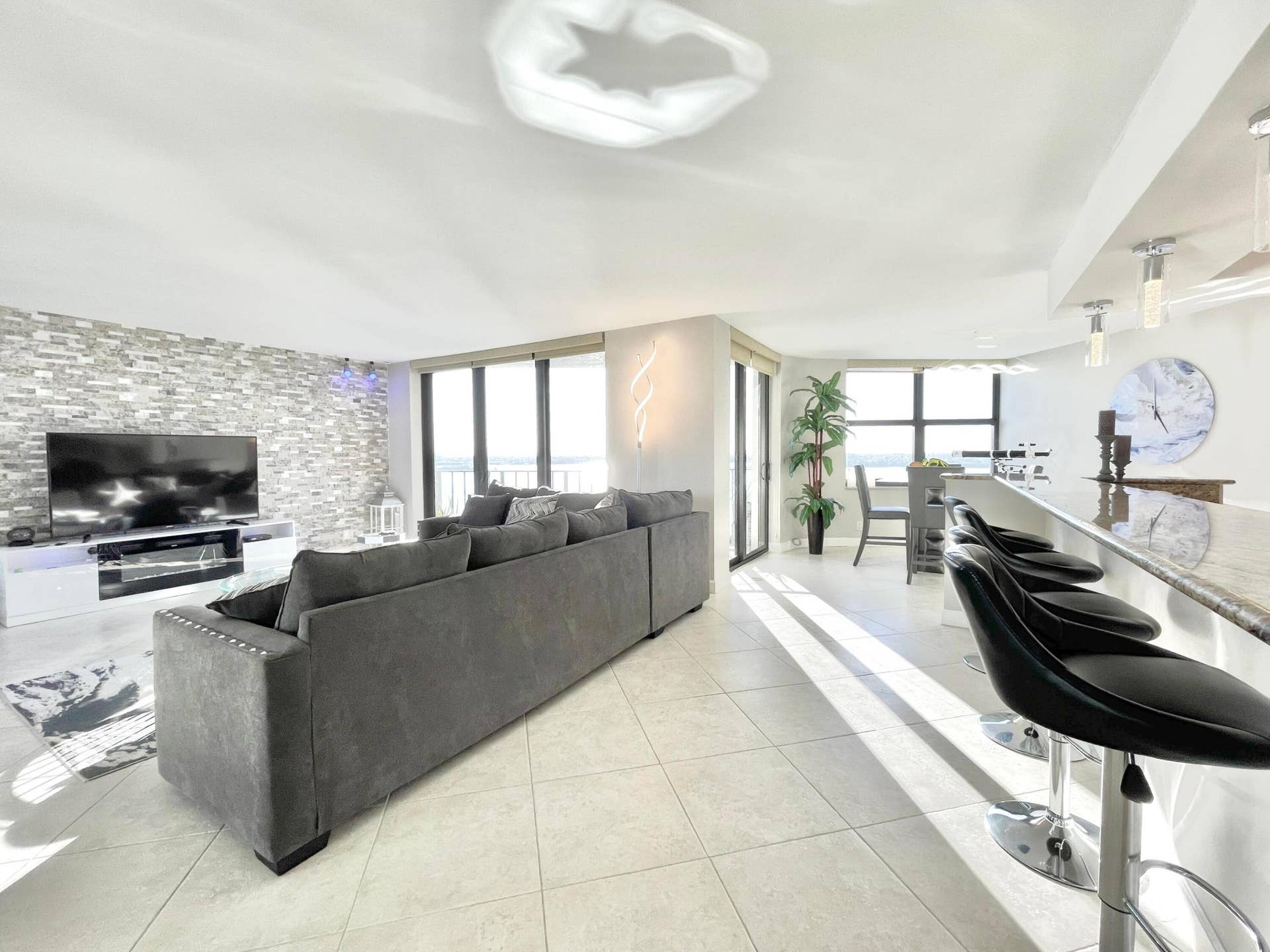 5420 N Ocean Drive, #906, Singer Island, Singer Island, FL 33404 Living Room